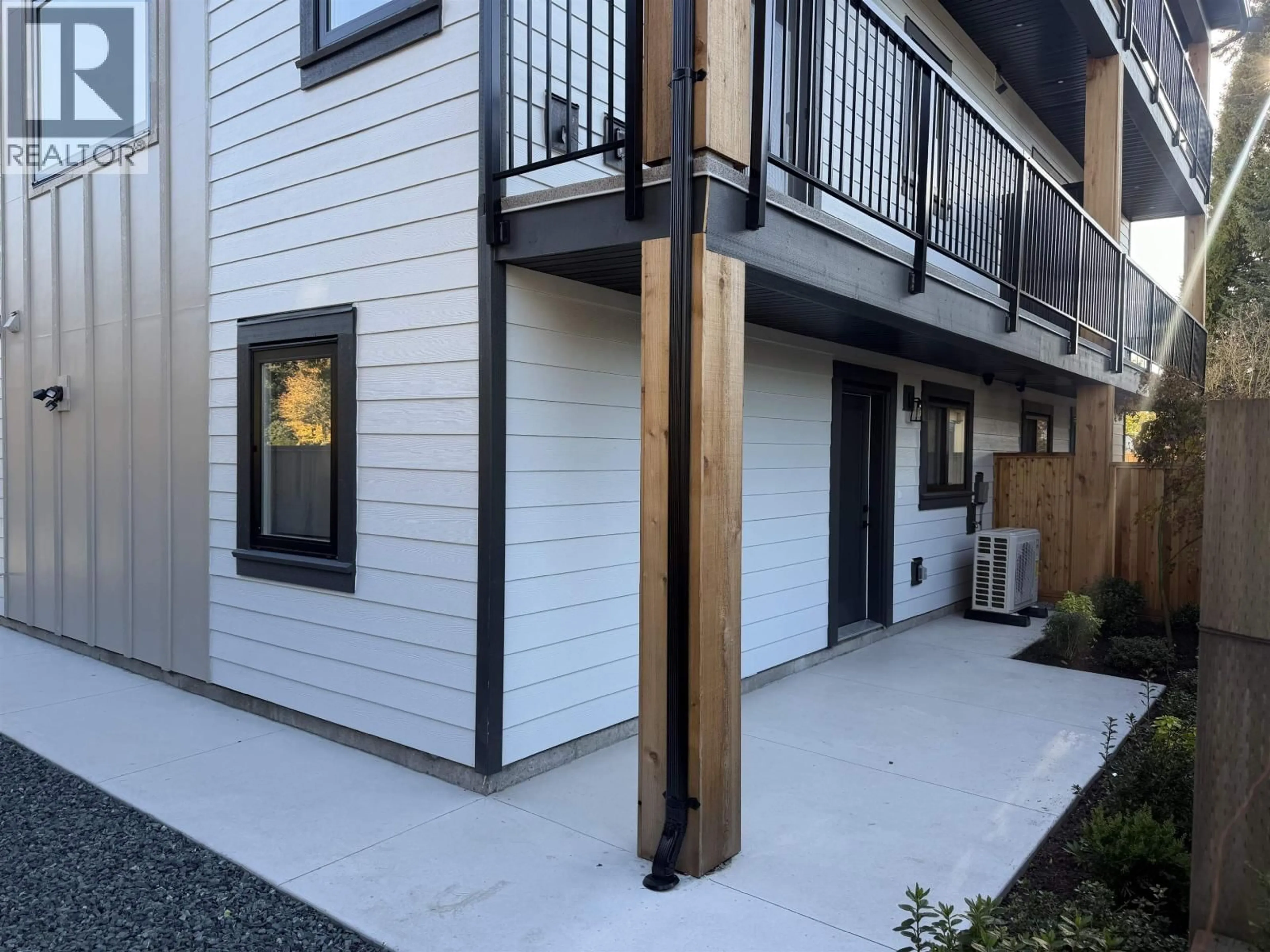 Unknown for 2 - 7087 MARY AVENUE, Burnaby British Columbia V5E3K1