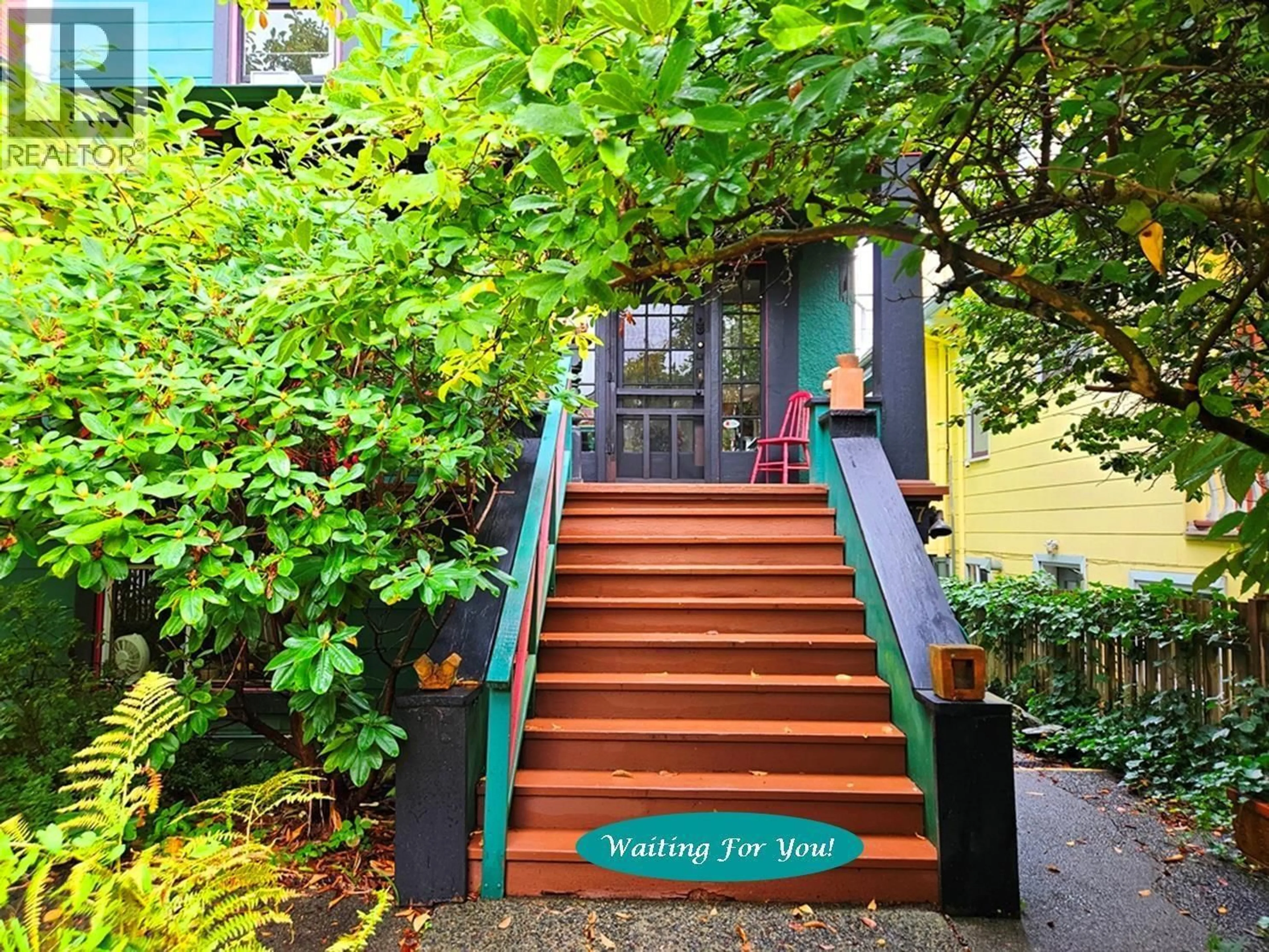 Indoor entryway for 1055 11TH AVENUE, Vancouver British Columbia V5T2G1