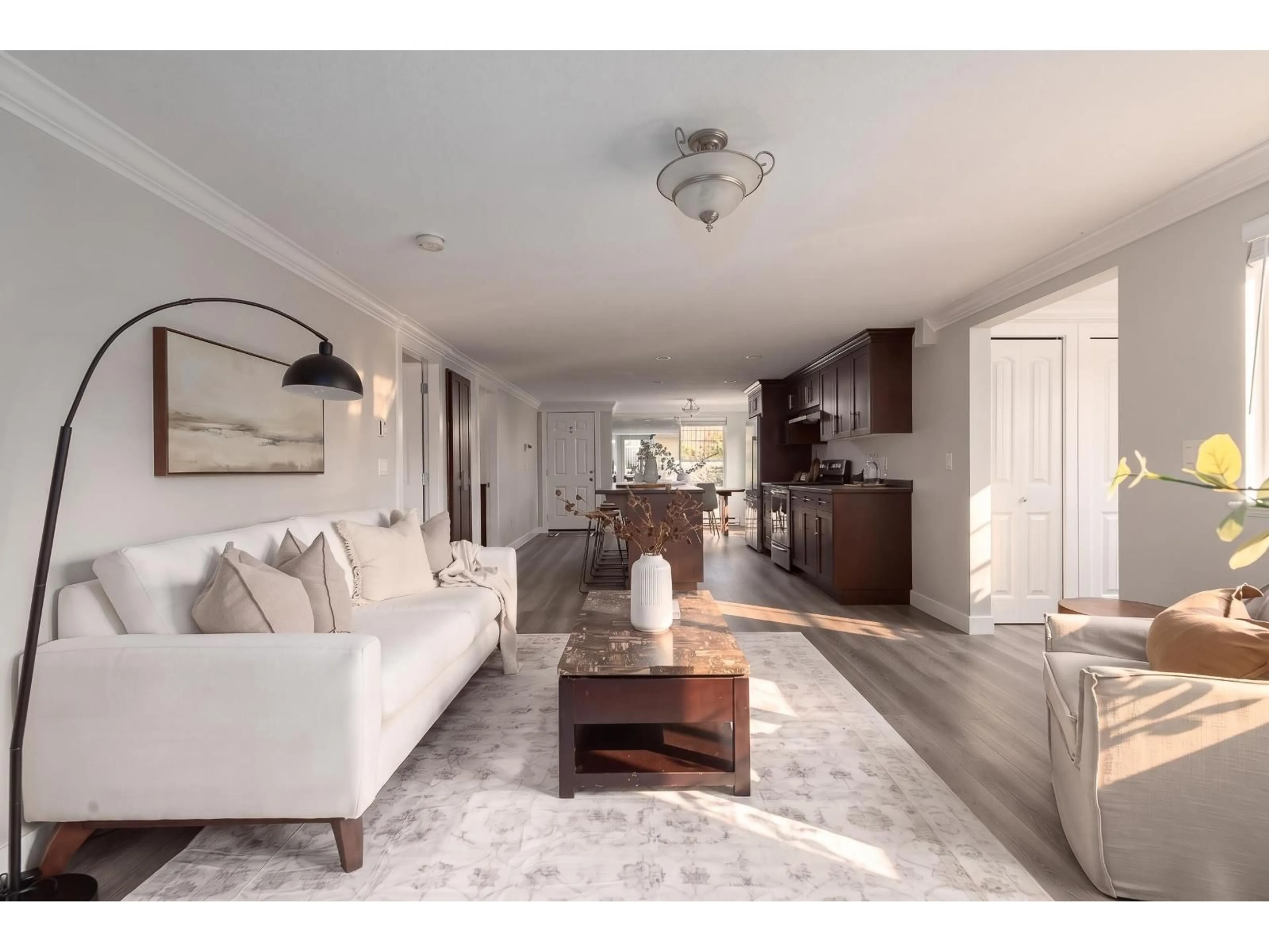 Living room with furniture, unknown for 33475 CHERRY AVENUE, Mission British Columbia V2V2V5