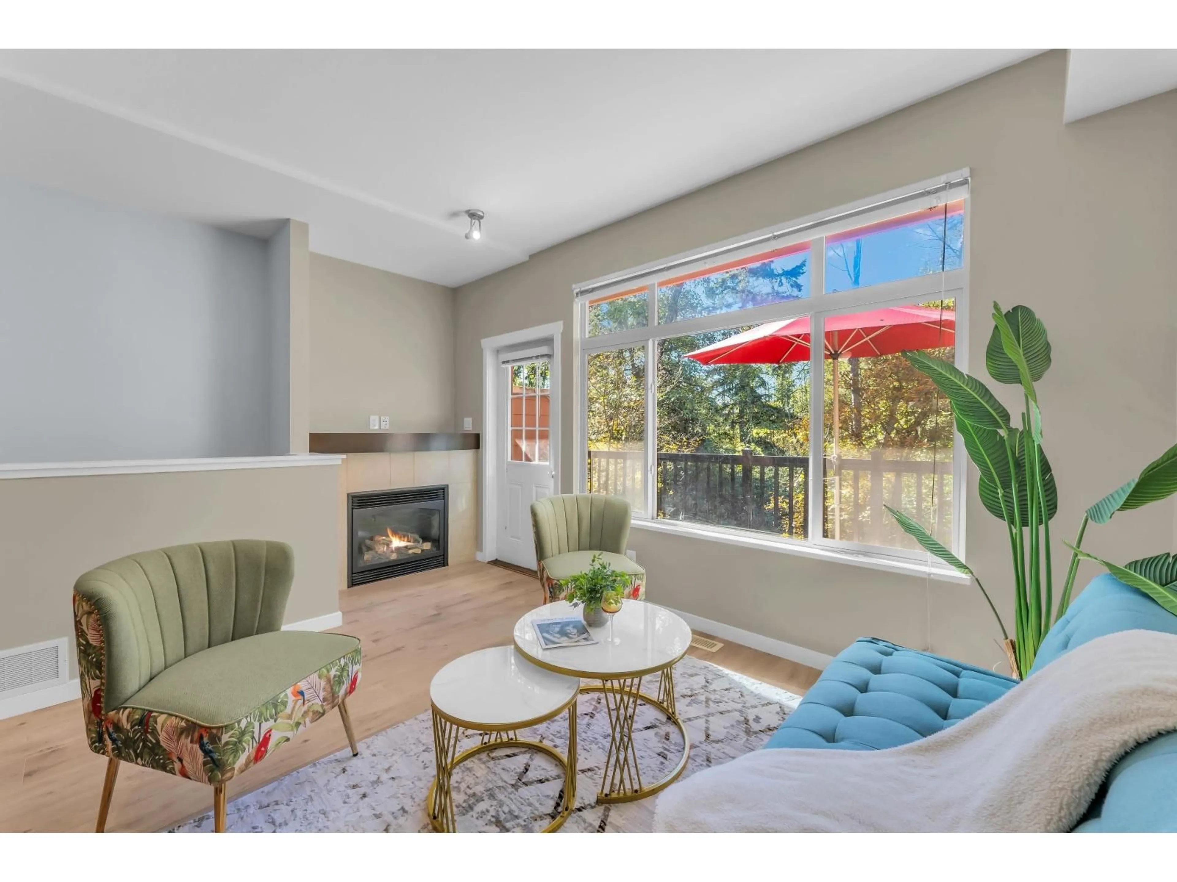 Living room with furniture, unknown for 16 - 15151 34 AVENUE, Surrey British Columbia V3Z4P5
