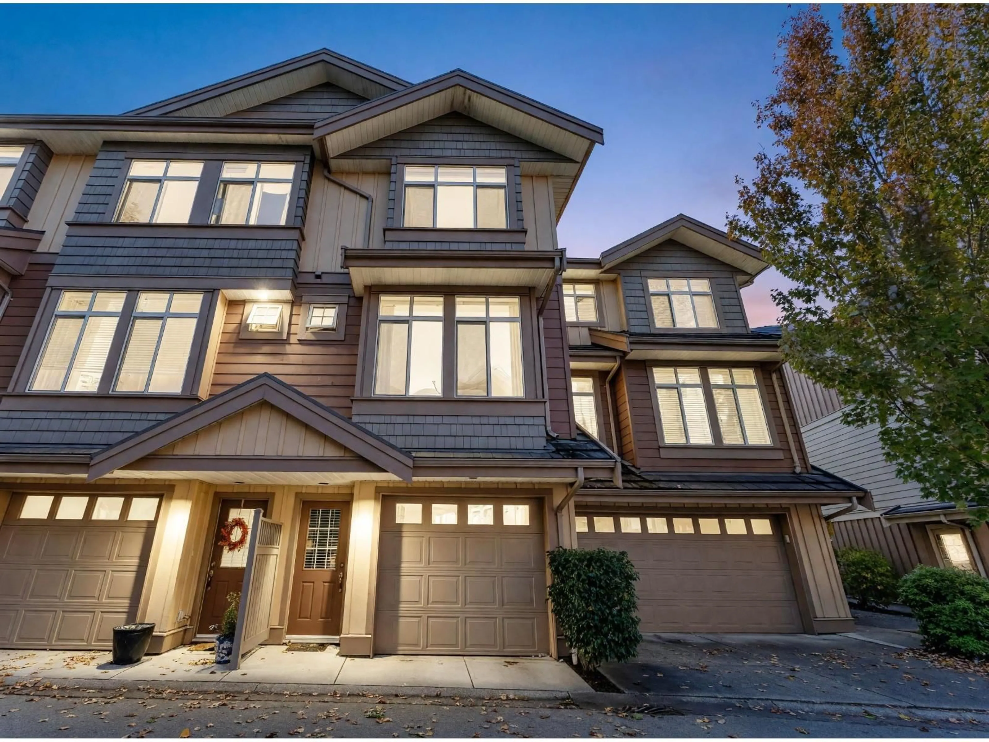 Home with vinyl exterior material, street for 16 - 15151 34 AVENUE, Surrey British Columbia V3Z4P5