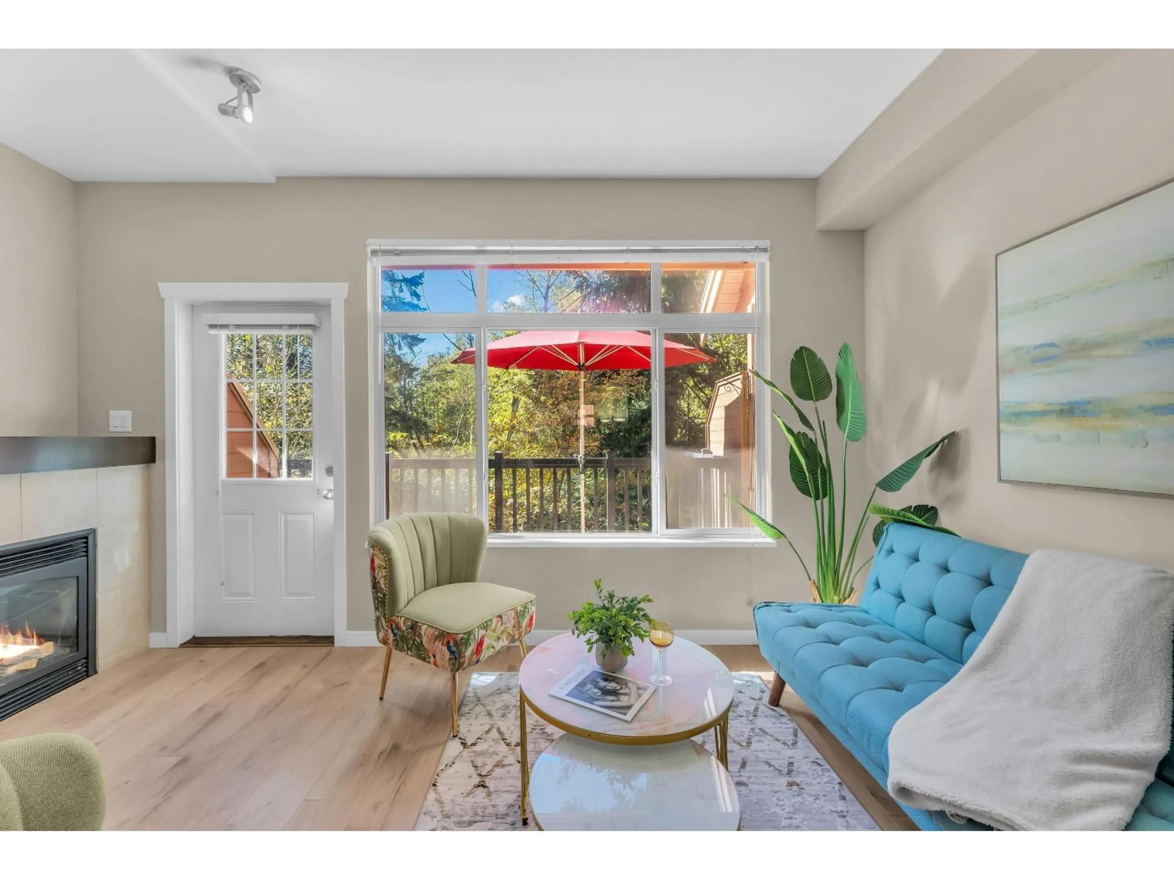 Living room with furniture, unknown for 16 - 15151 34 AVENUE, Surrey British Columbia V3Z4P5