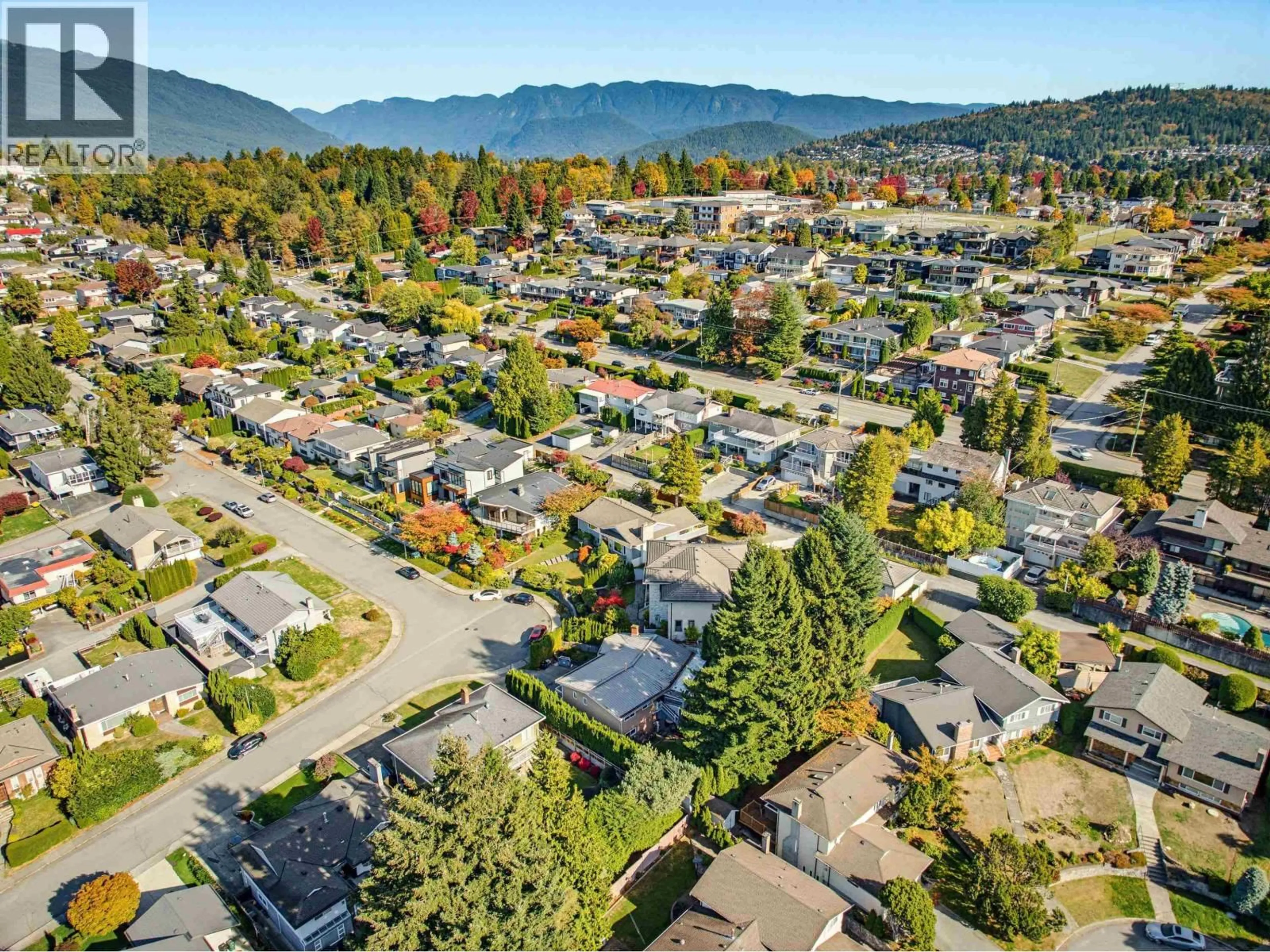 A pic from outside/outdoor area/front of a property/back of a property/a pic from drone, mountain view for 5460 MEADEDALE DRIVE, Burnaby British Columbia V5B2E8