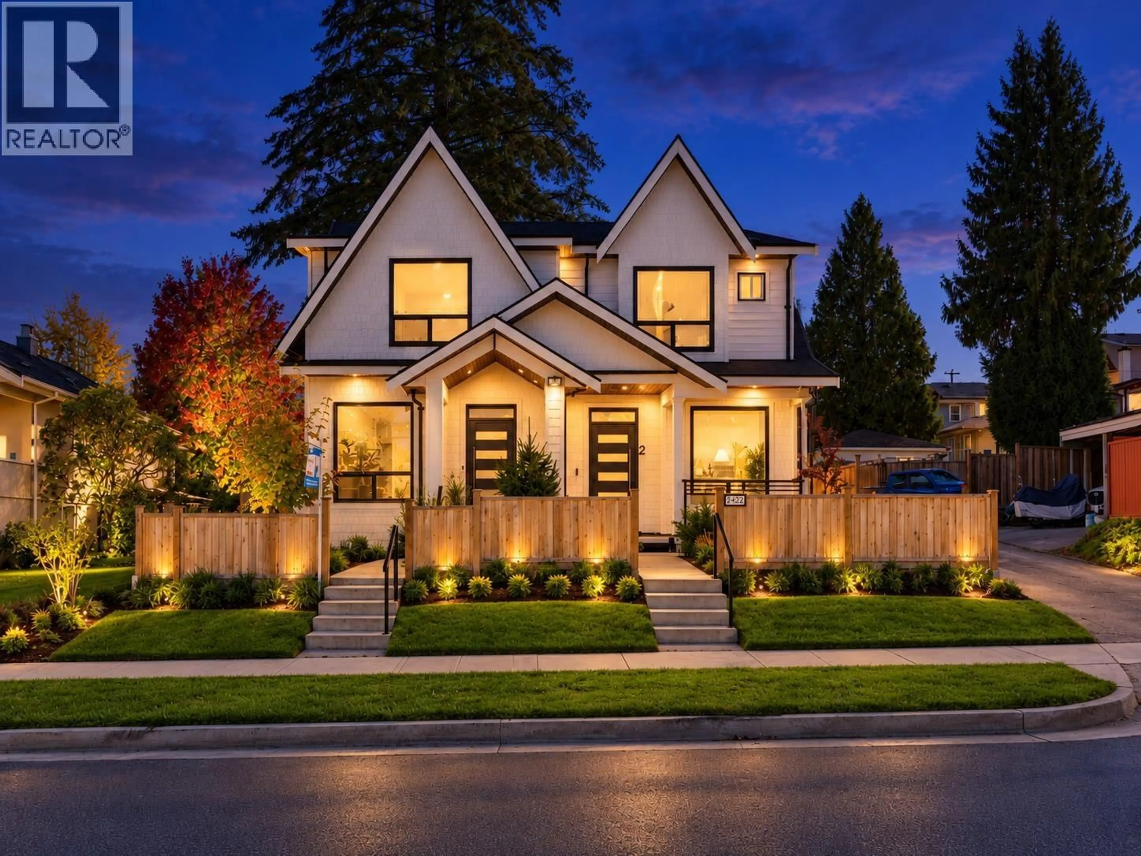 Home with brick exterior material, street for 1 - 122 EIGHTH AVENUE, New Westminster British Columbia V3L1X8