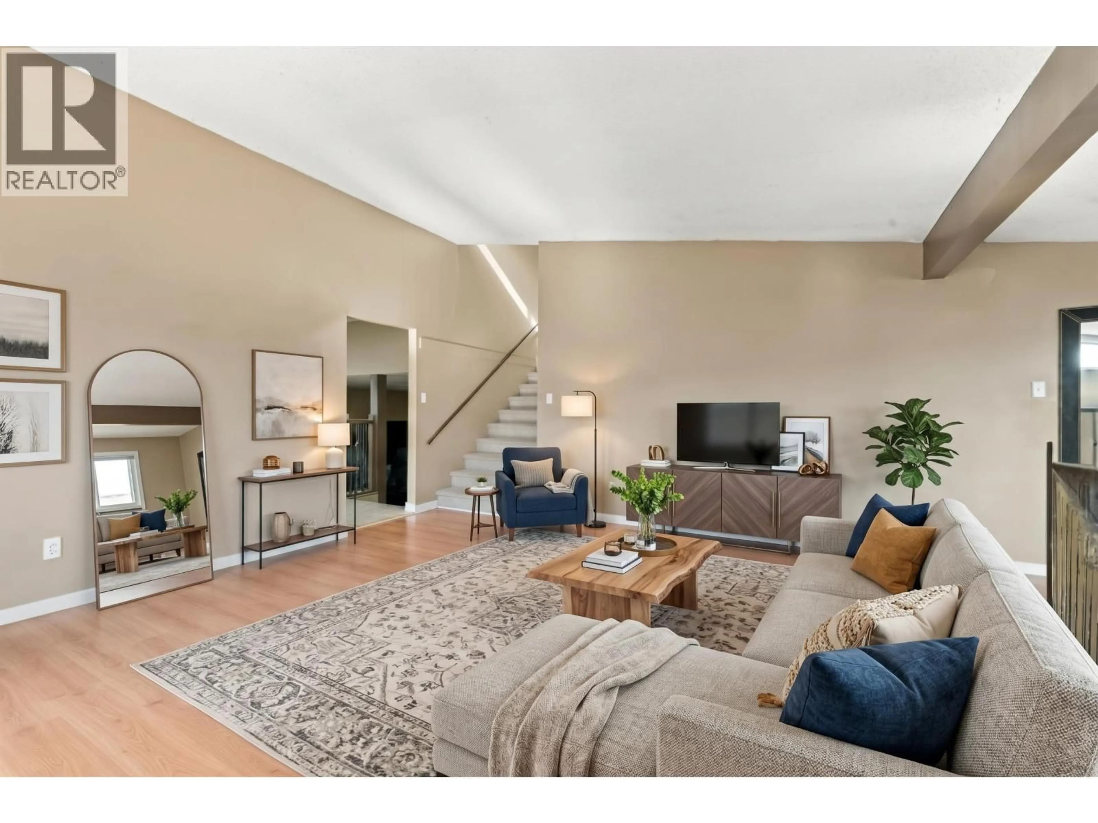 Living room with furniture, unknown for 318 MARINER WAY, Coquitlam British Columbia V3K1N6