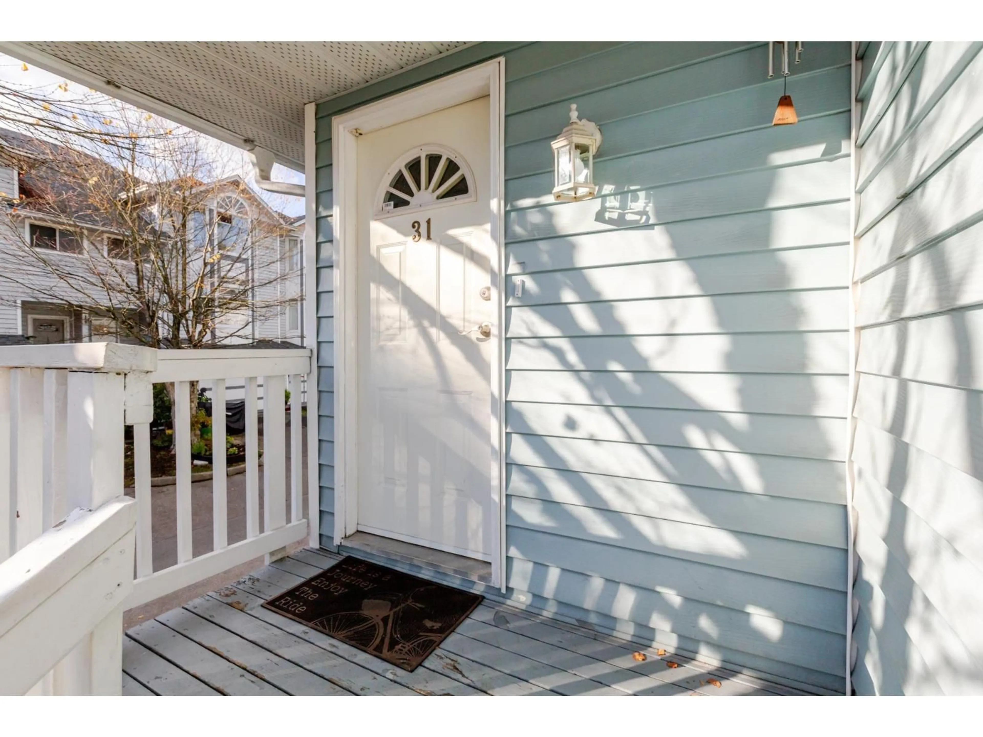 Indoor entryway for 31 - 15550 89 AVENUE, Surrey British Columbia V3R1N1
