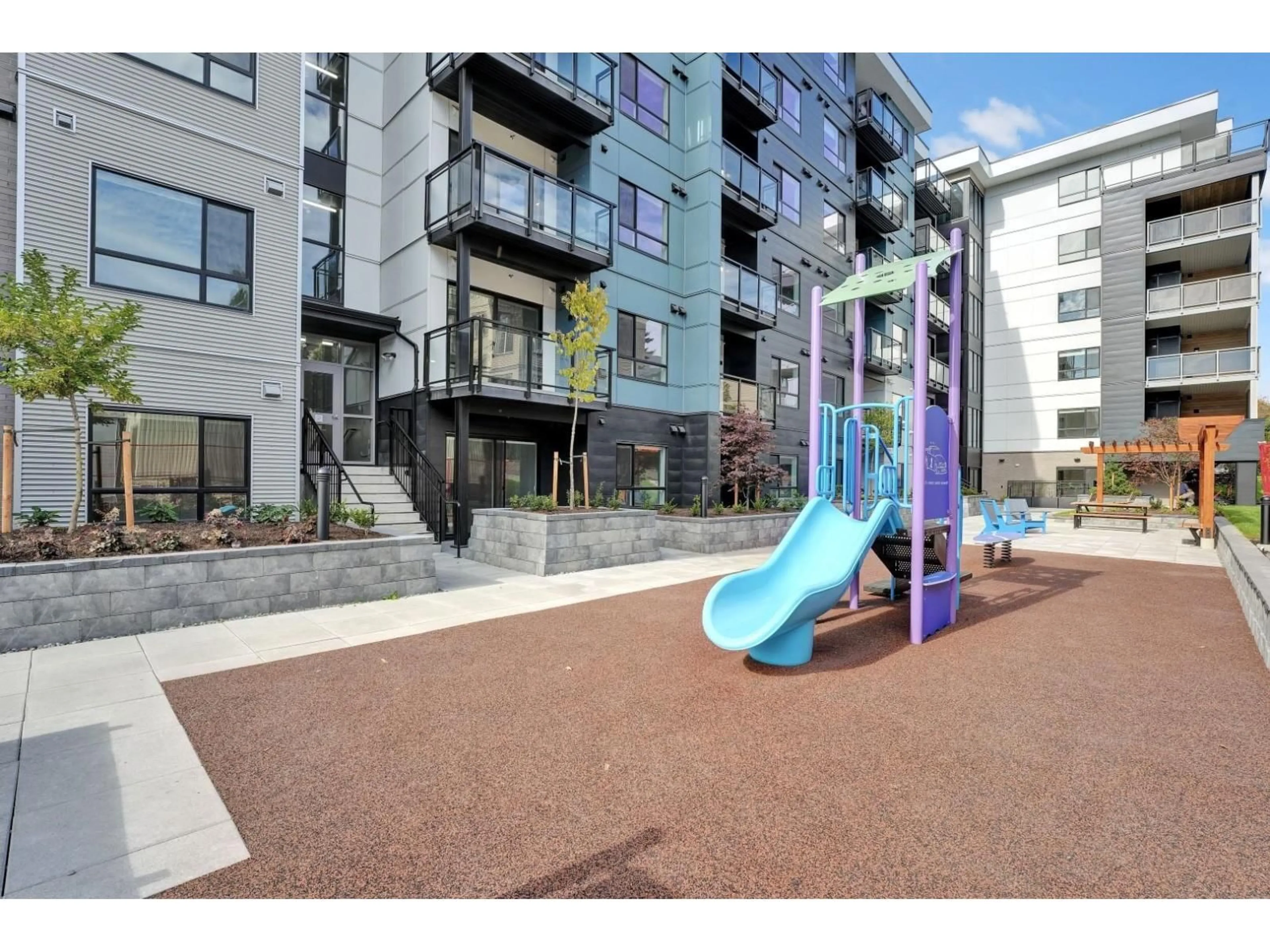 Patio, street for 419 - 33886 PINE STREET, Abbotsford British Columbia V2S0N9