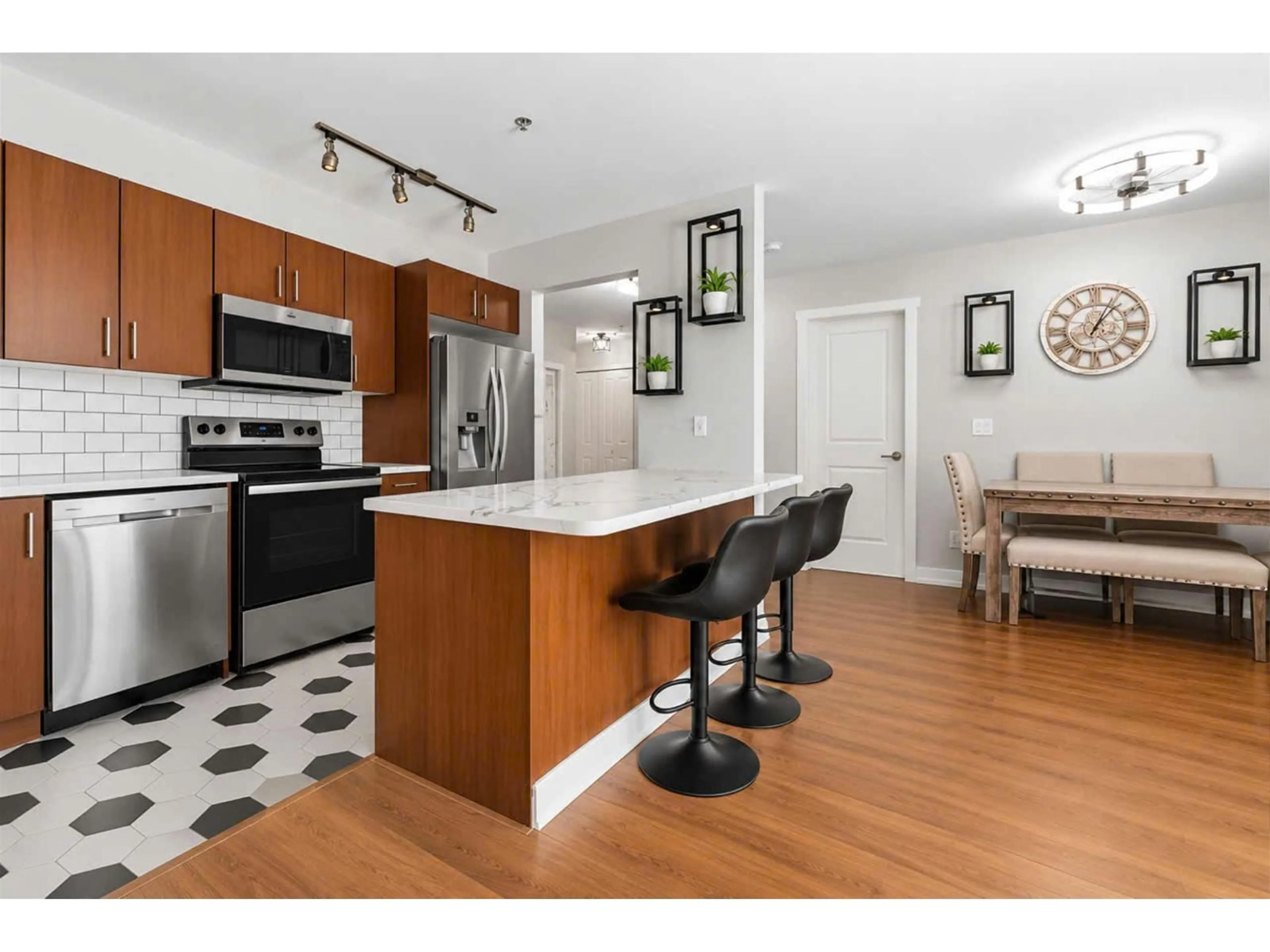 Open concept kitchen, unknown for 111 - 45555 YALE ROAD, Chilliwack British Columbia V2P0A9