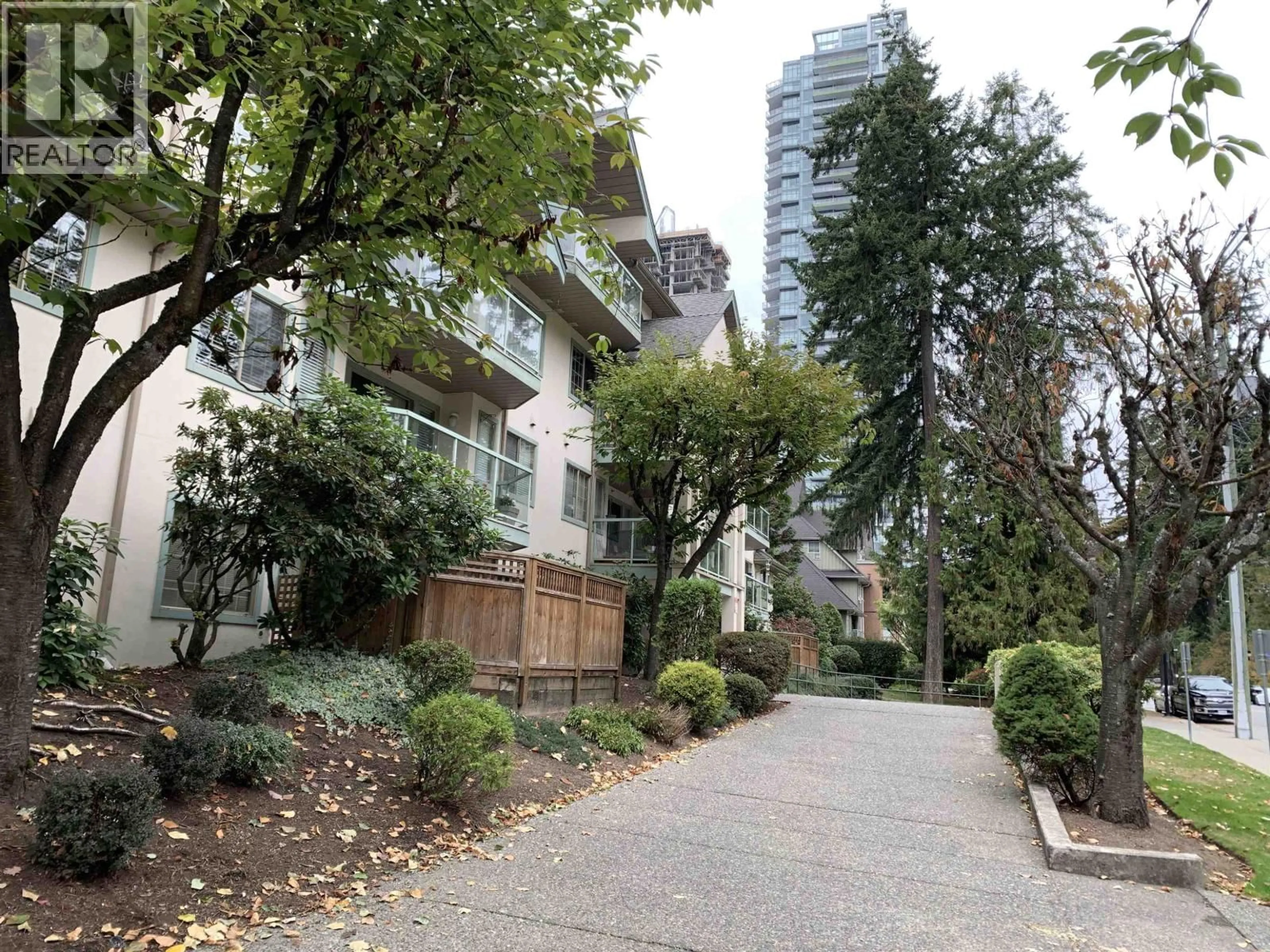 Patio, street for 215 - 1148 WESTWOOD STREET, Coquitlam British Columbia V3B7M5