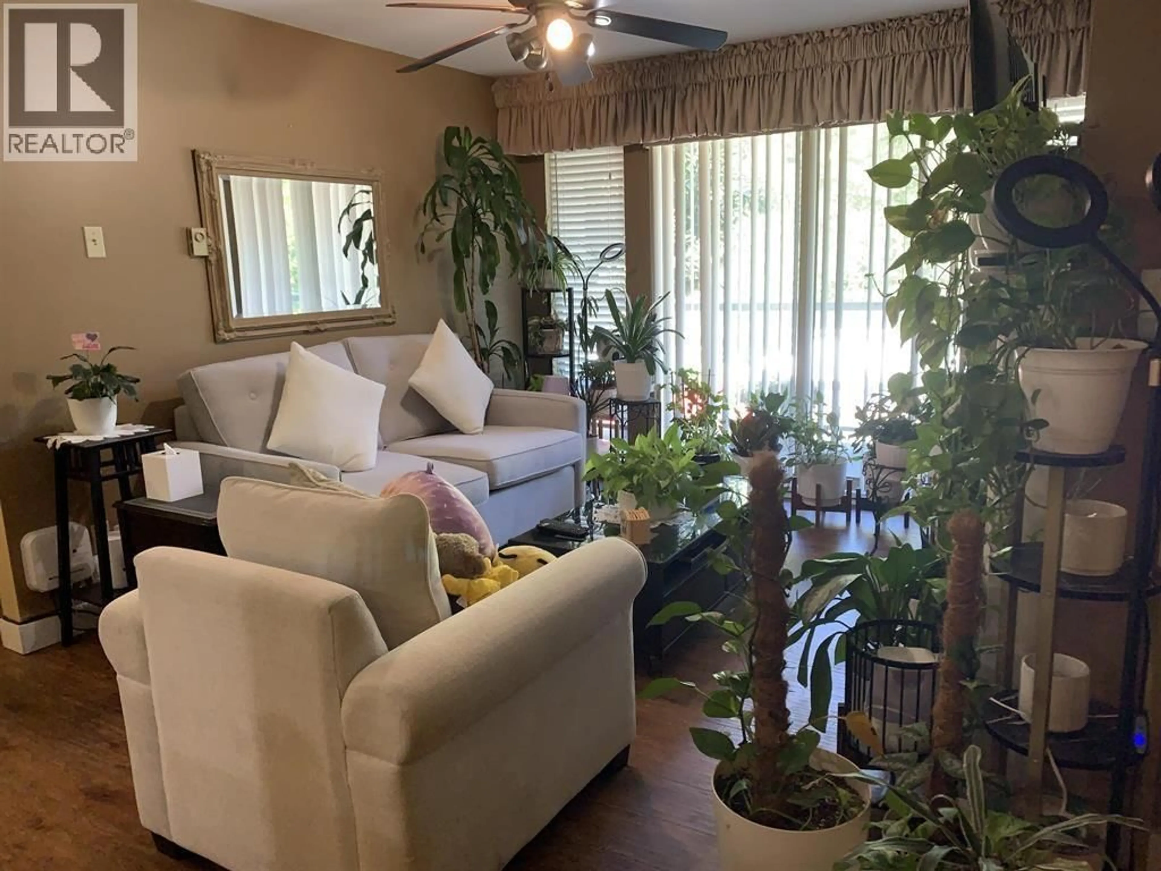 Living room with furniture, unknown for 215 - 1148 WESTWOOD STREET, Coquitlam British Columbia V3B7M5
