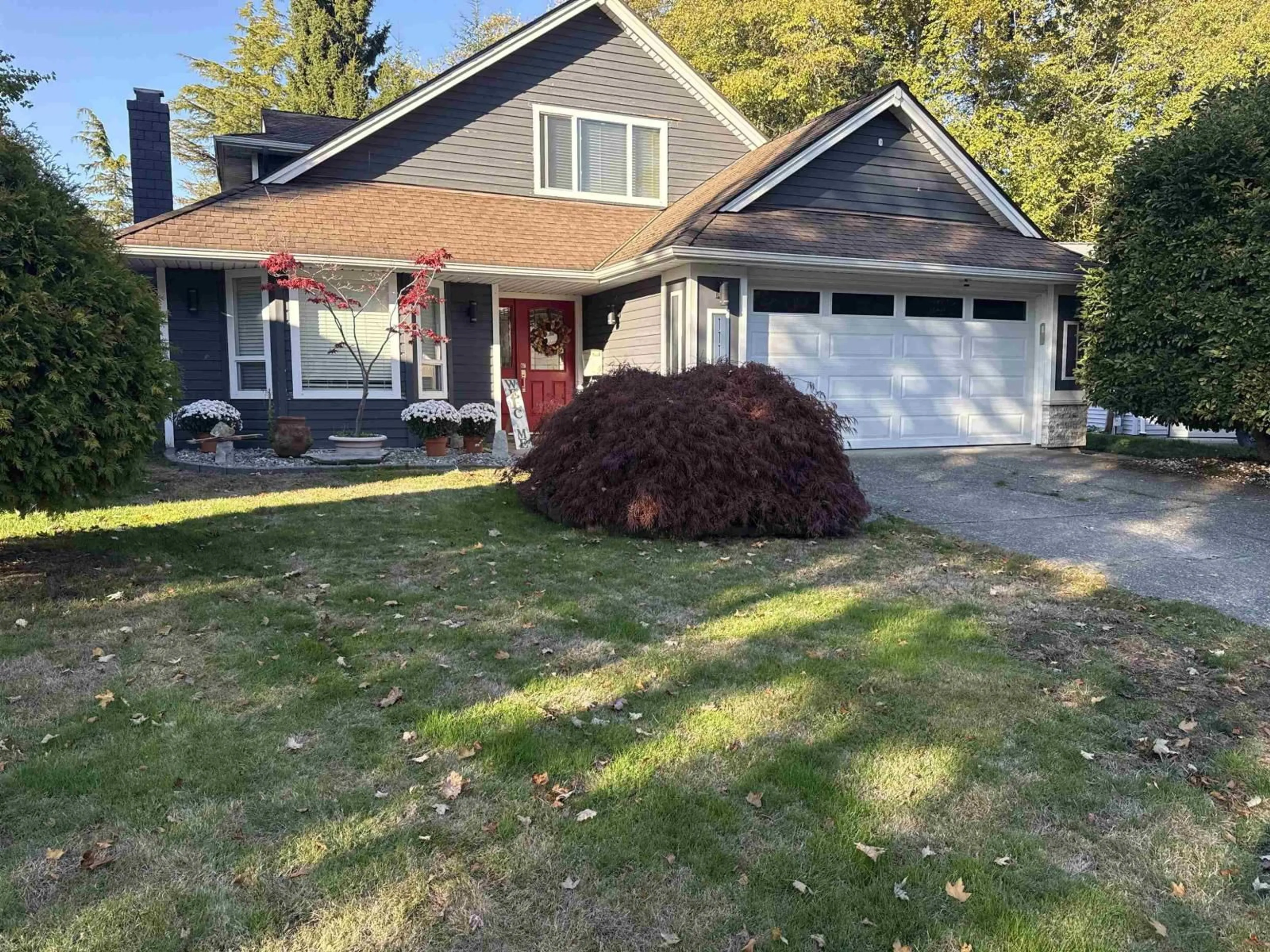 Home with vinyl exterior material, street for 1114 161A STREET, Surrey British Columbia V4A7N2