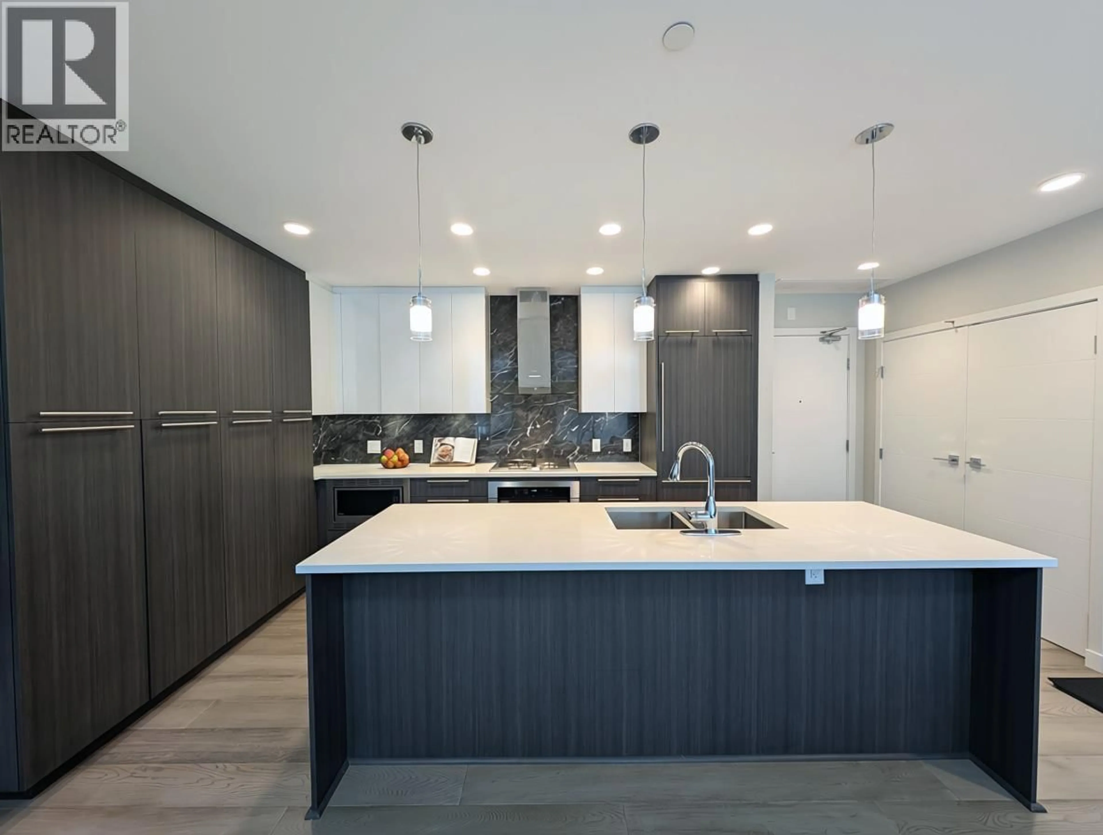 Contemporary kitchen, unknown for 501 - 5077 CAMBIE STREET, Vancouver British Columbia V5Z0H7