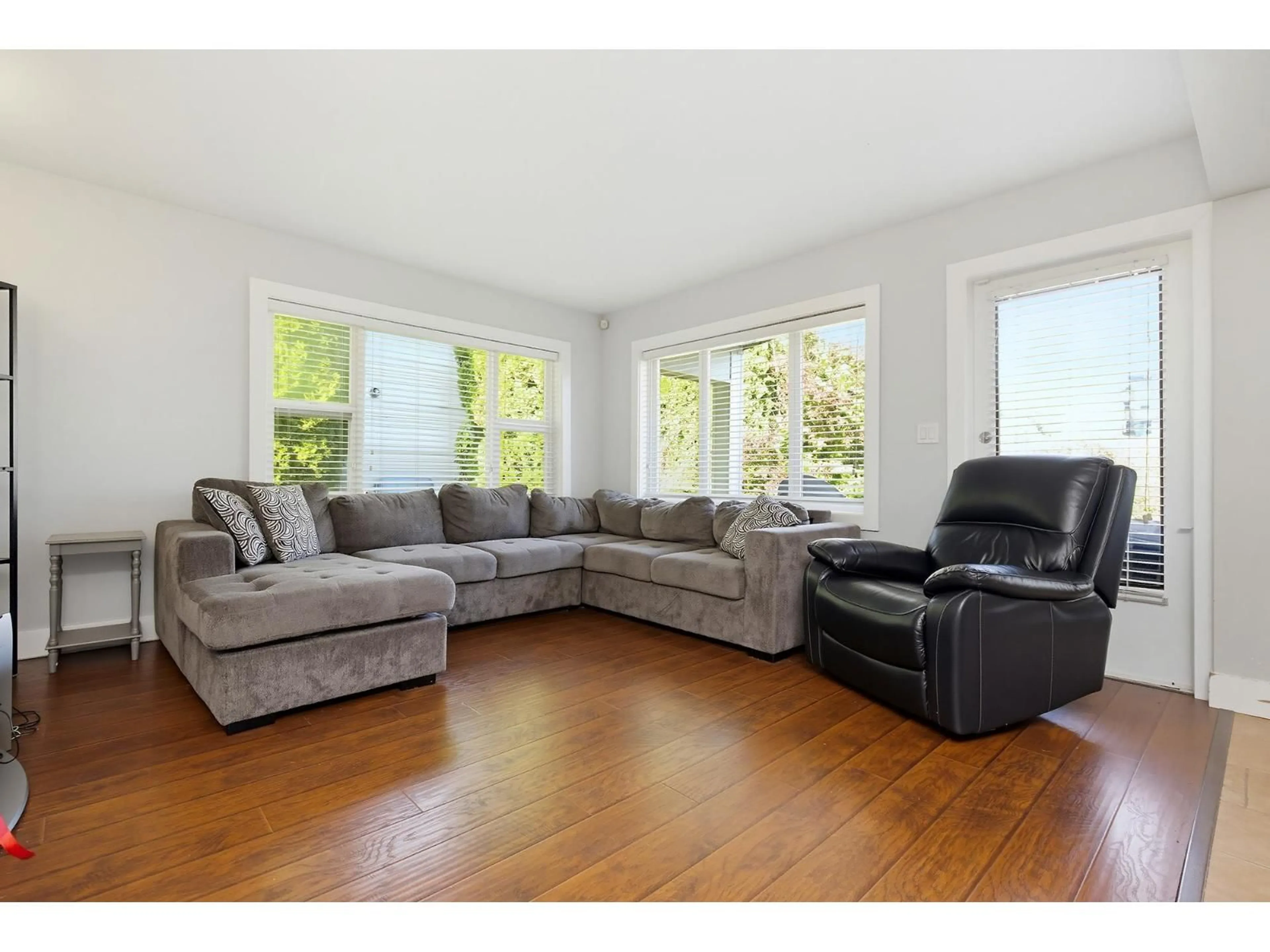 Living room with furniture, unknown for 32736 ADAMS AVENUE, Mission British Columbia V2V2S1