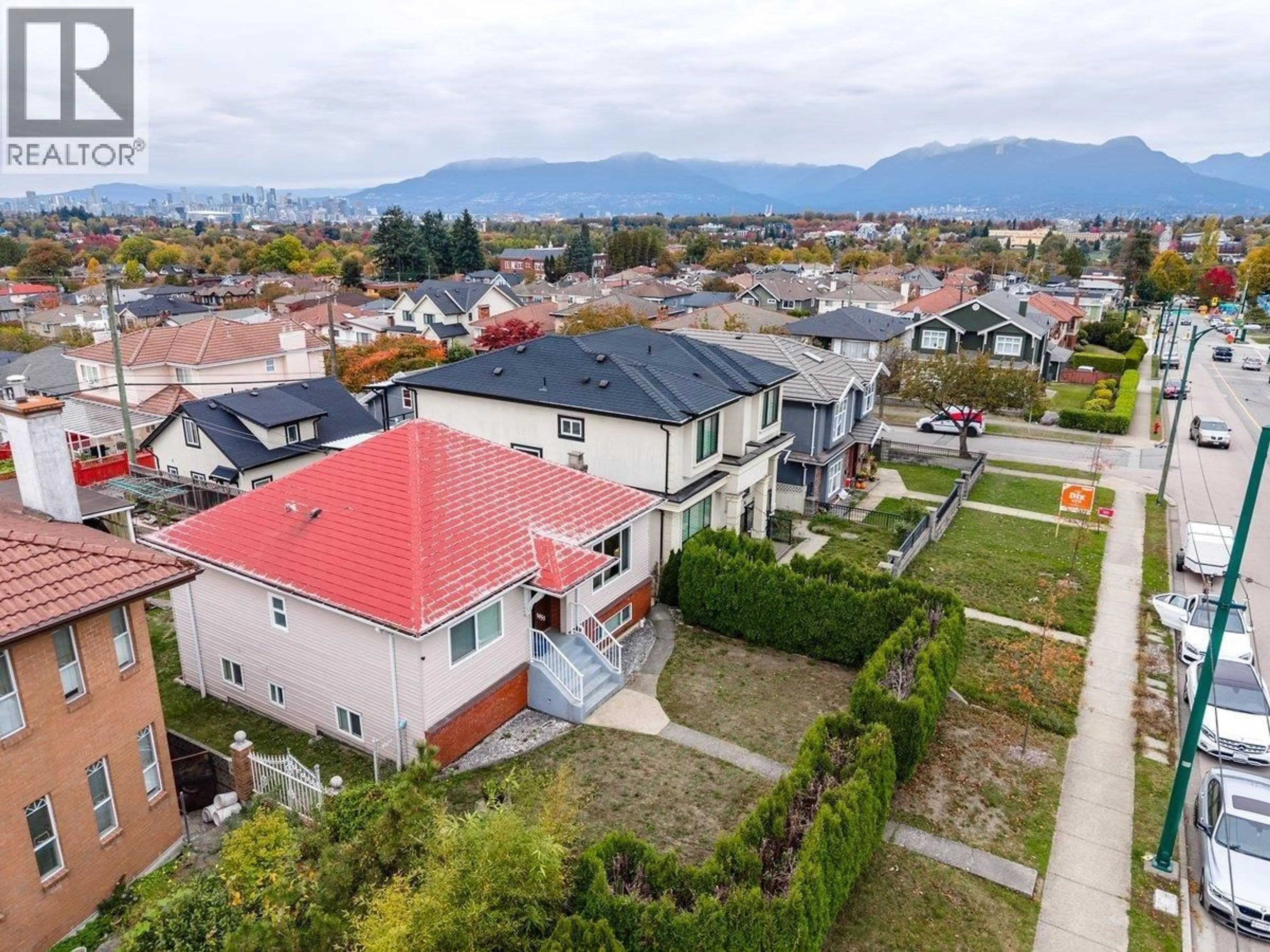 A pic from outside/outdoor area/front of a property/back of a property/a pic from drone, unknown for 3951 SLOCAN STREET, Vancouver British Columbia V5R1Y7