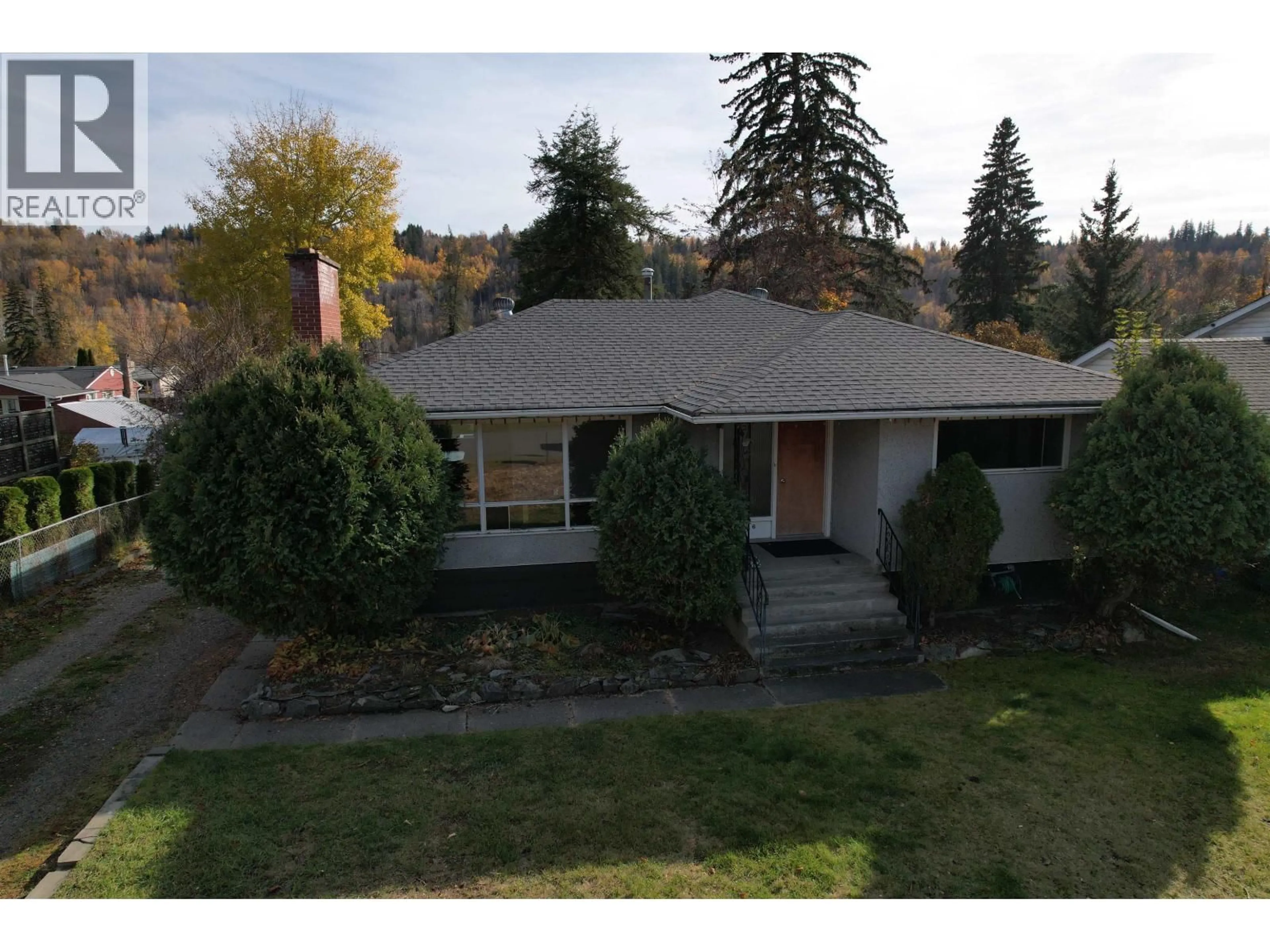 A pic from outside/outdoor area/front of a property/back of a property/a pic from drone, street for 1166 YORSTON AVENUE, Quesnel British Columbia V2J3B4