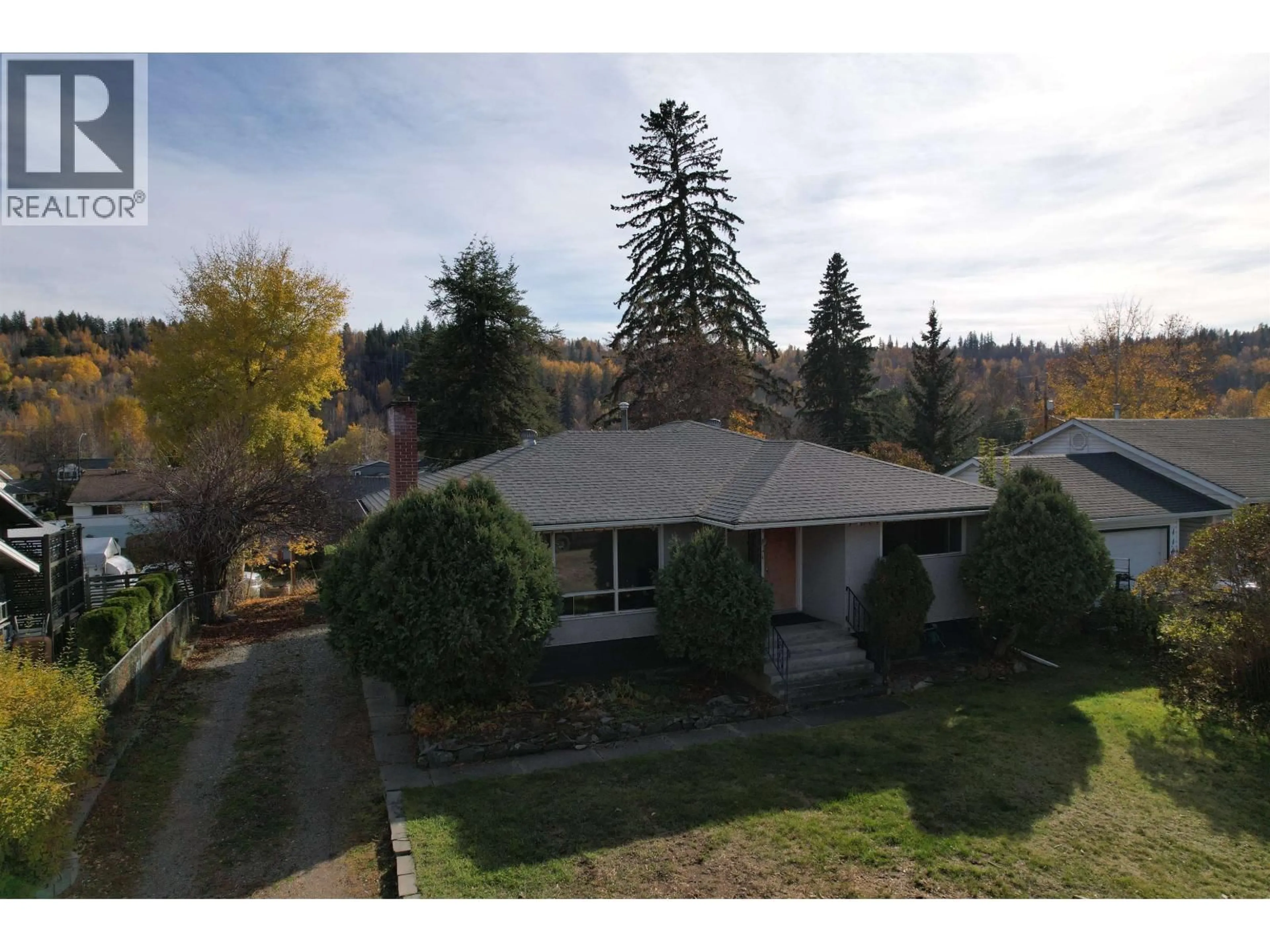 A pic from outside/outdoor area/front of a property/back of a property/a pic from drone, street for 1166 YORSTON AVENUE, Quesnel British Columbia V2J3B4