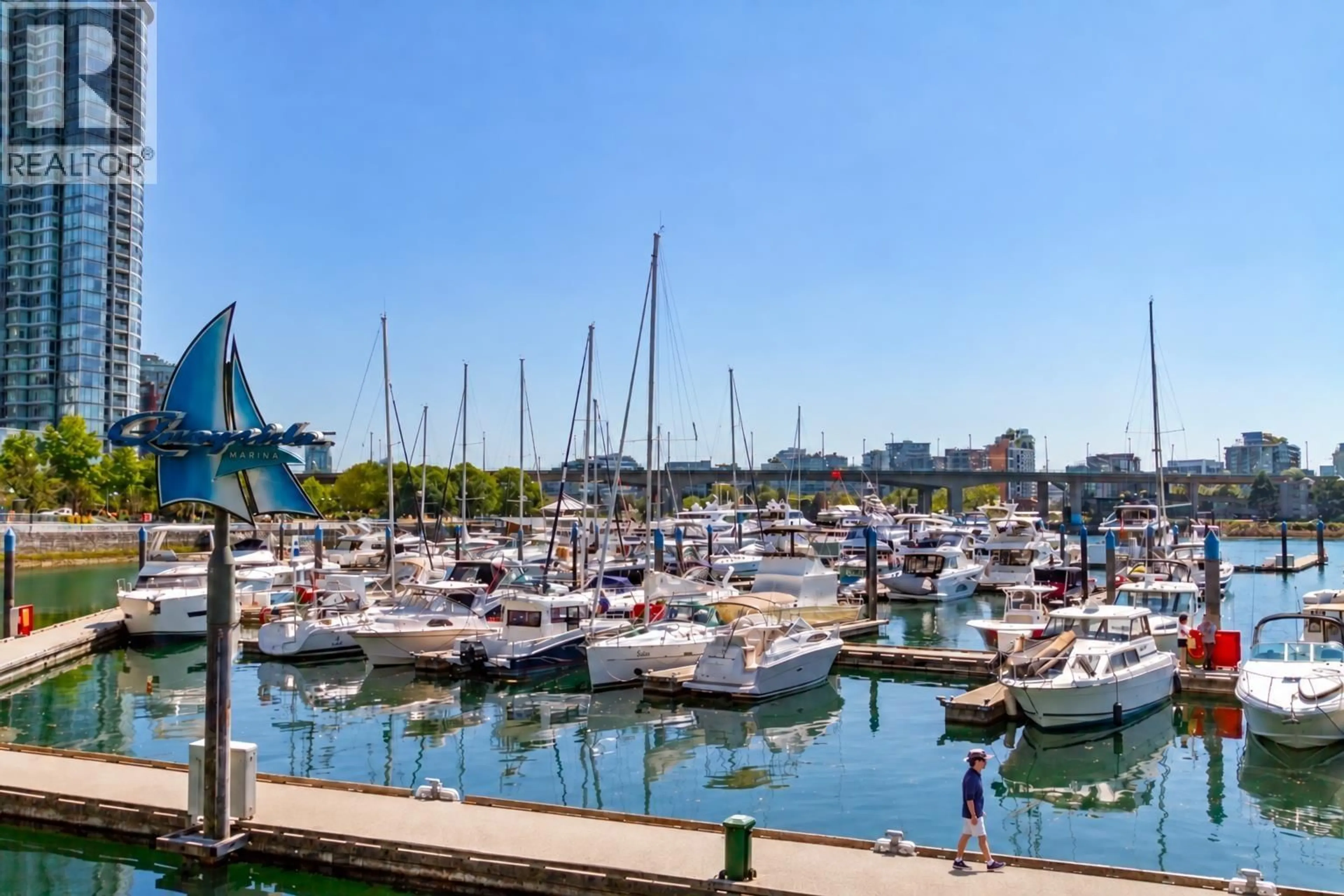 Patio, water/lake/river/ocean view for 302 - 1228 MARINASIDE CRESCENT, Vancouver British Columbia V6Z2W4