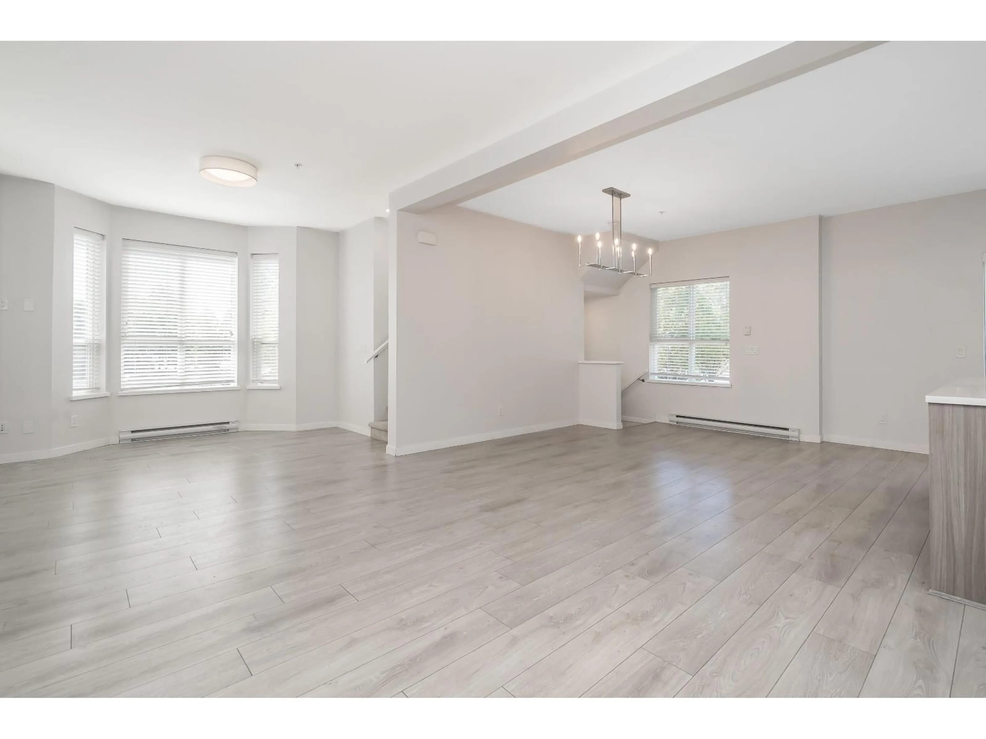 A pic of a room for 01 - 20723 FRASER HIGHWAY, Langley British Columbia V3A0K2