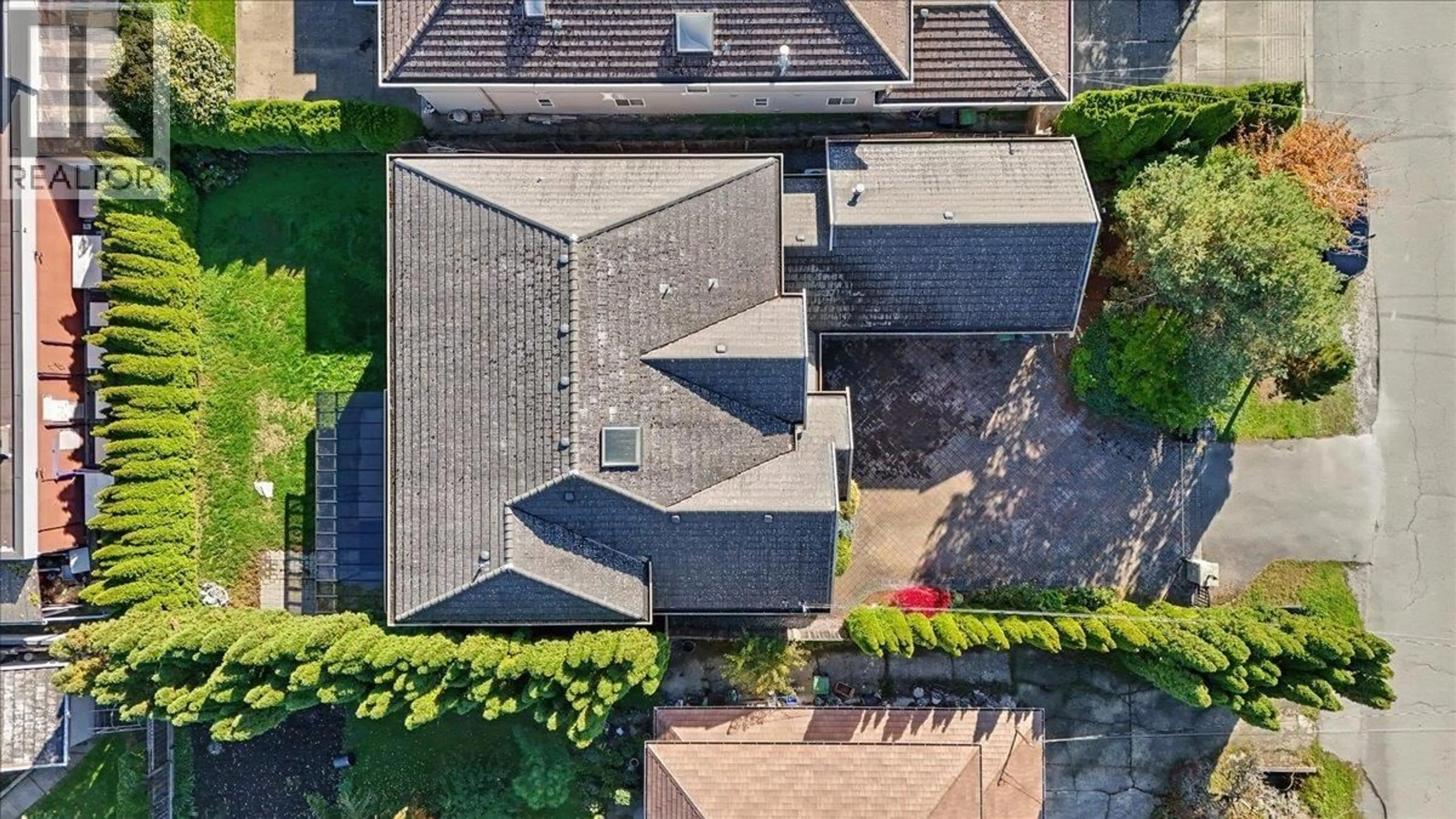 A pic from outside/outdoor area/front of a property/back of a property/a pic from drone, street for 7760 MONTANA ROAD, Richmond British Columbia V7C2K8