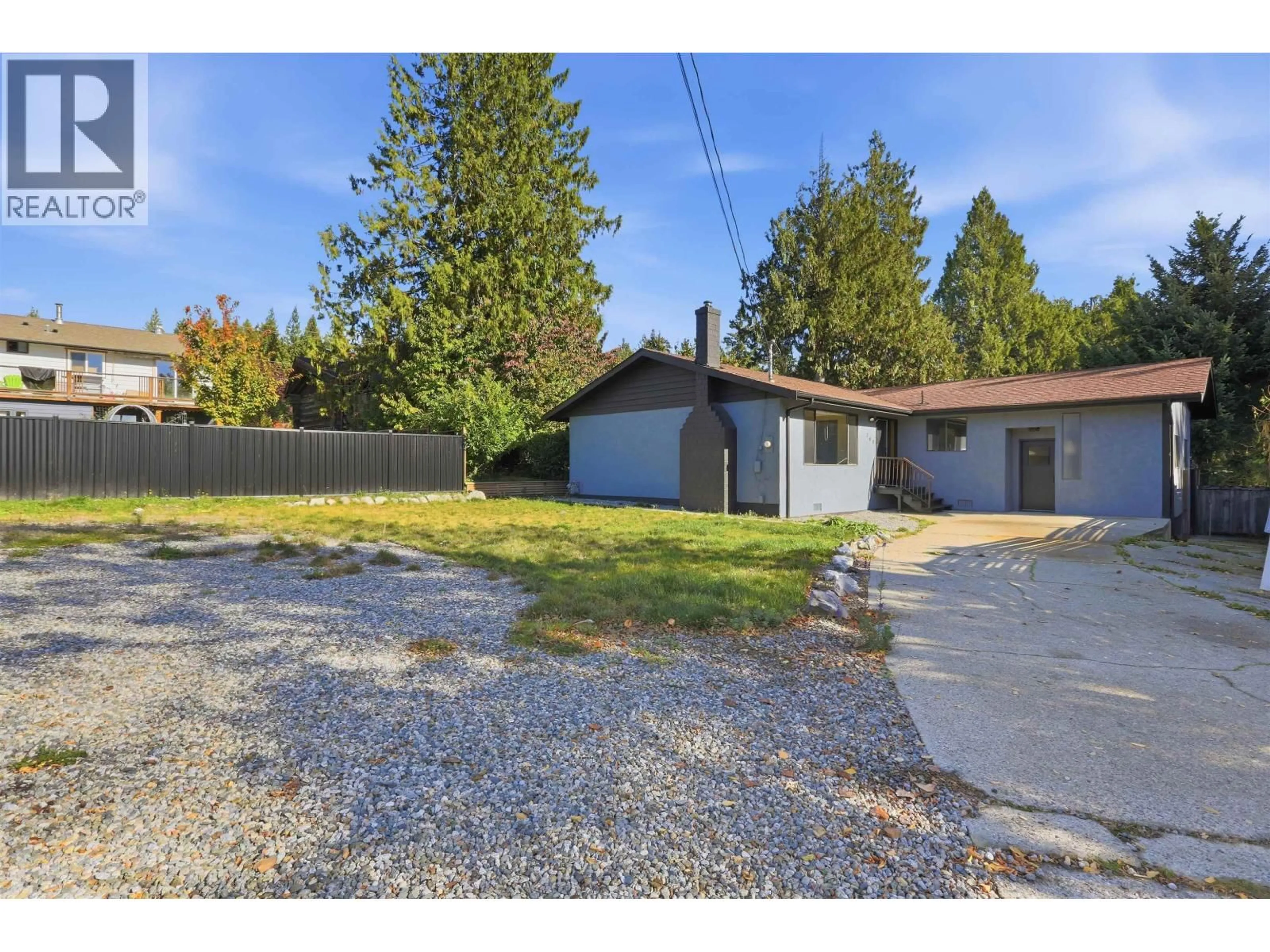 A pic from outside/outdoor area/front of a property/back of a property/a pic from drone, street for 760 BROOKSIDE PLACE, Gibsons British Columbia V0N1V9