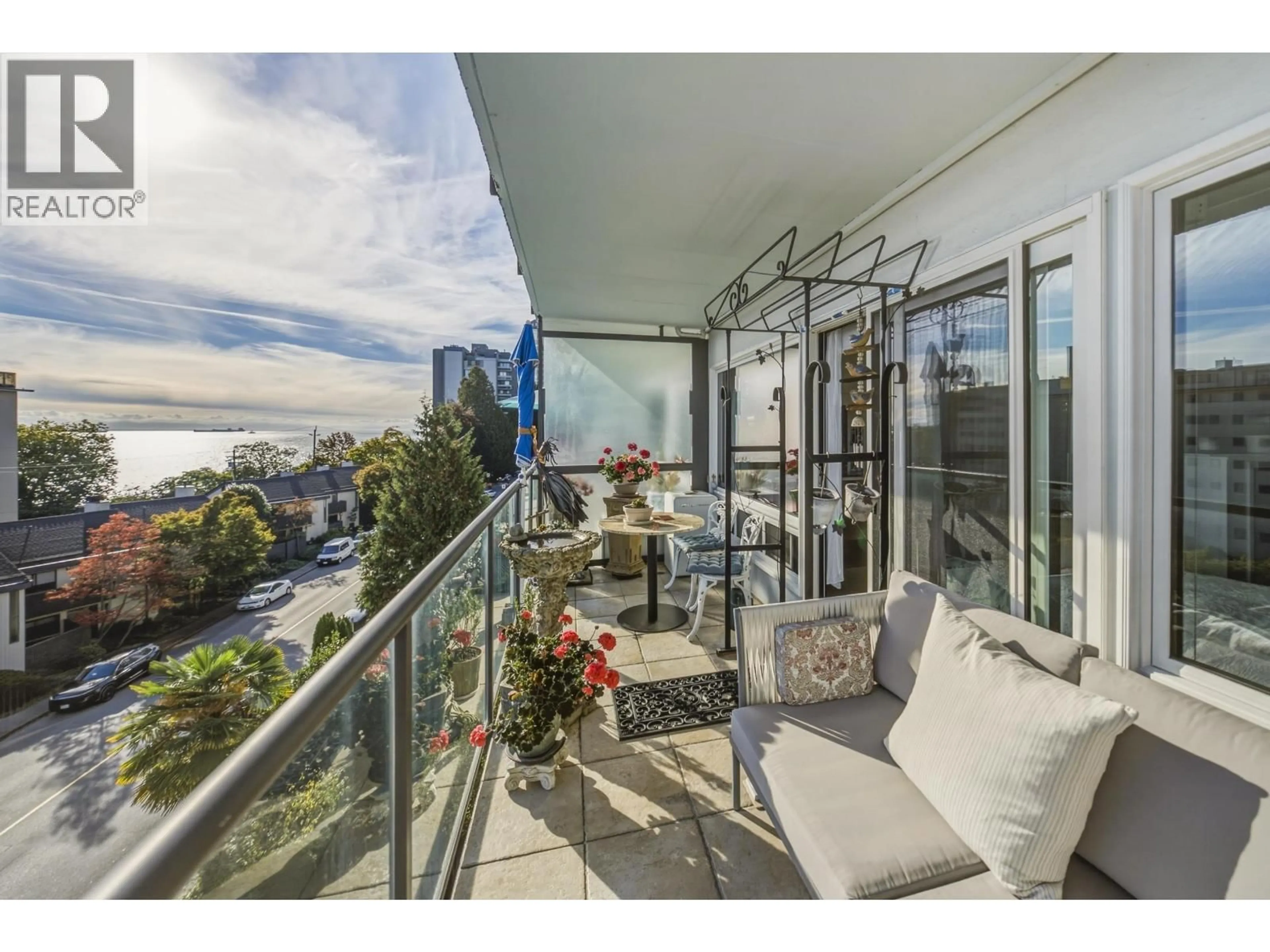 Balcony in the apartment, water/lake/river/ocean view for 305 - 1845 BELLEVUE AVENUE, West Vancouver British Columbia V7V1B2