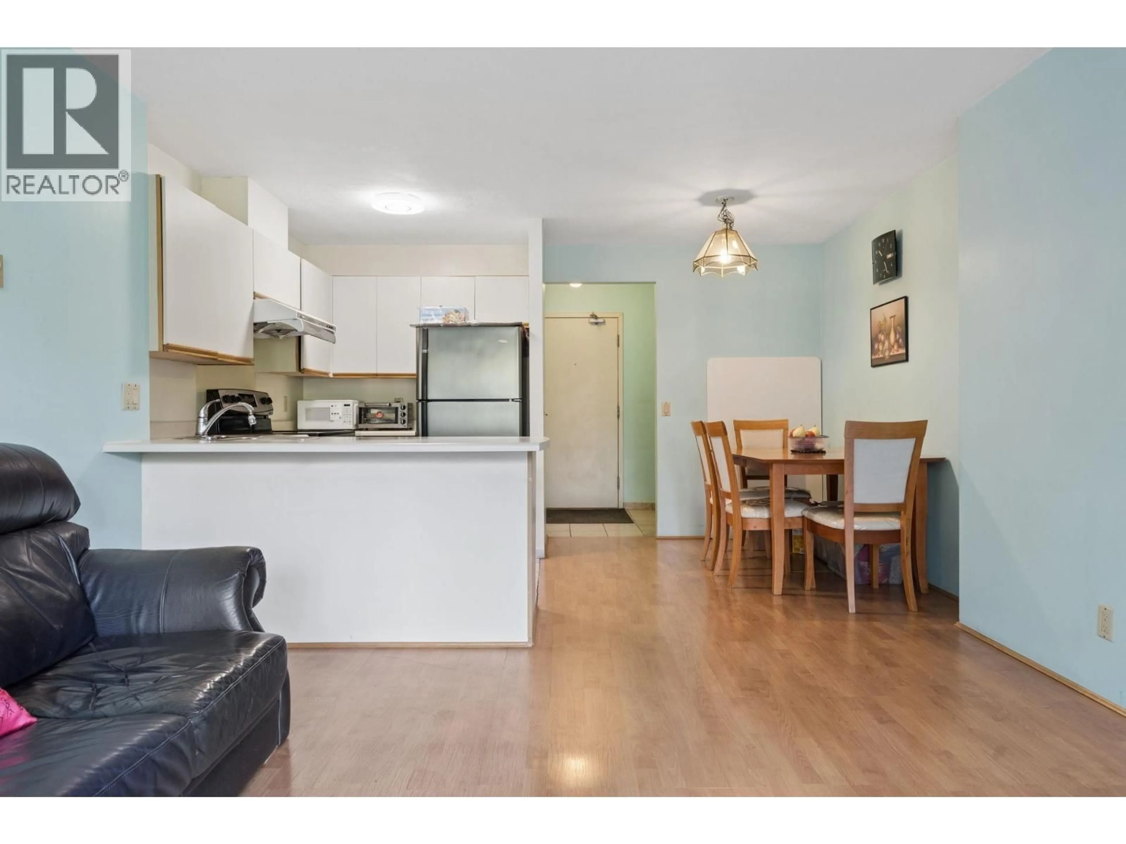 Standard kitchen, wood/laminate floor for 407 - 3970 CARRIGAN COURT, Burnaby British Columbia V3N4S5