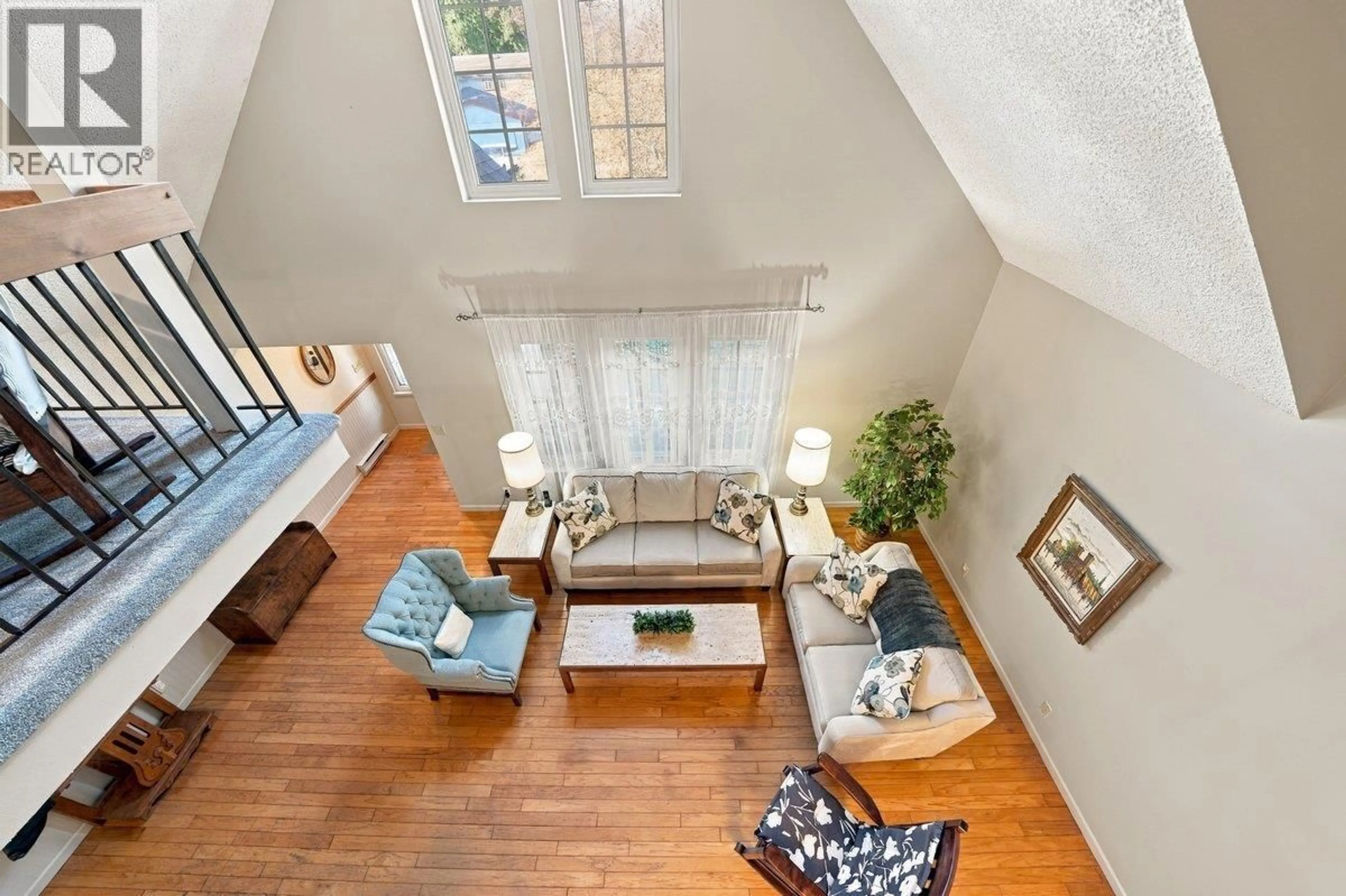 Living room with furniture, unknown for 1117 CORNWALL DRIVE, Port Coquitlam British Columbia V3B5X2