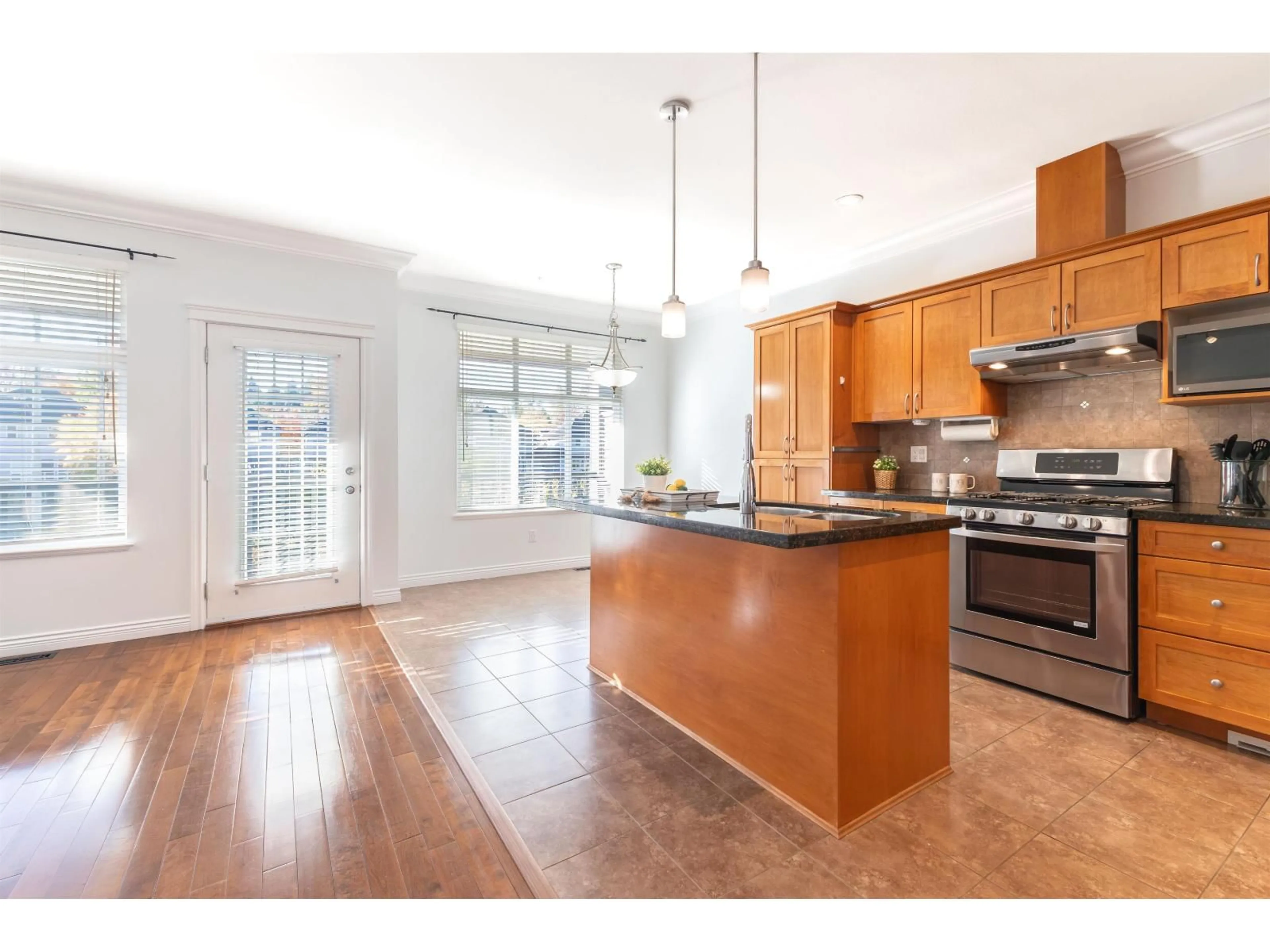 Open concept kitchen, unknown for 36 - 21704 96 AVENUE, Langley British Columbia V1M0A8