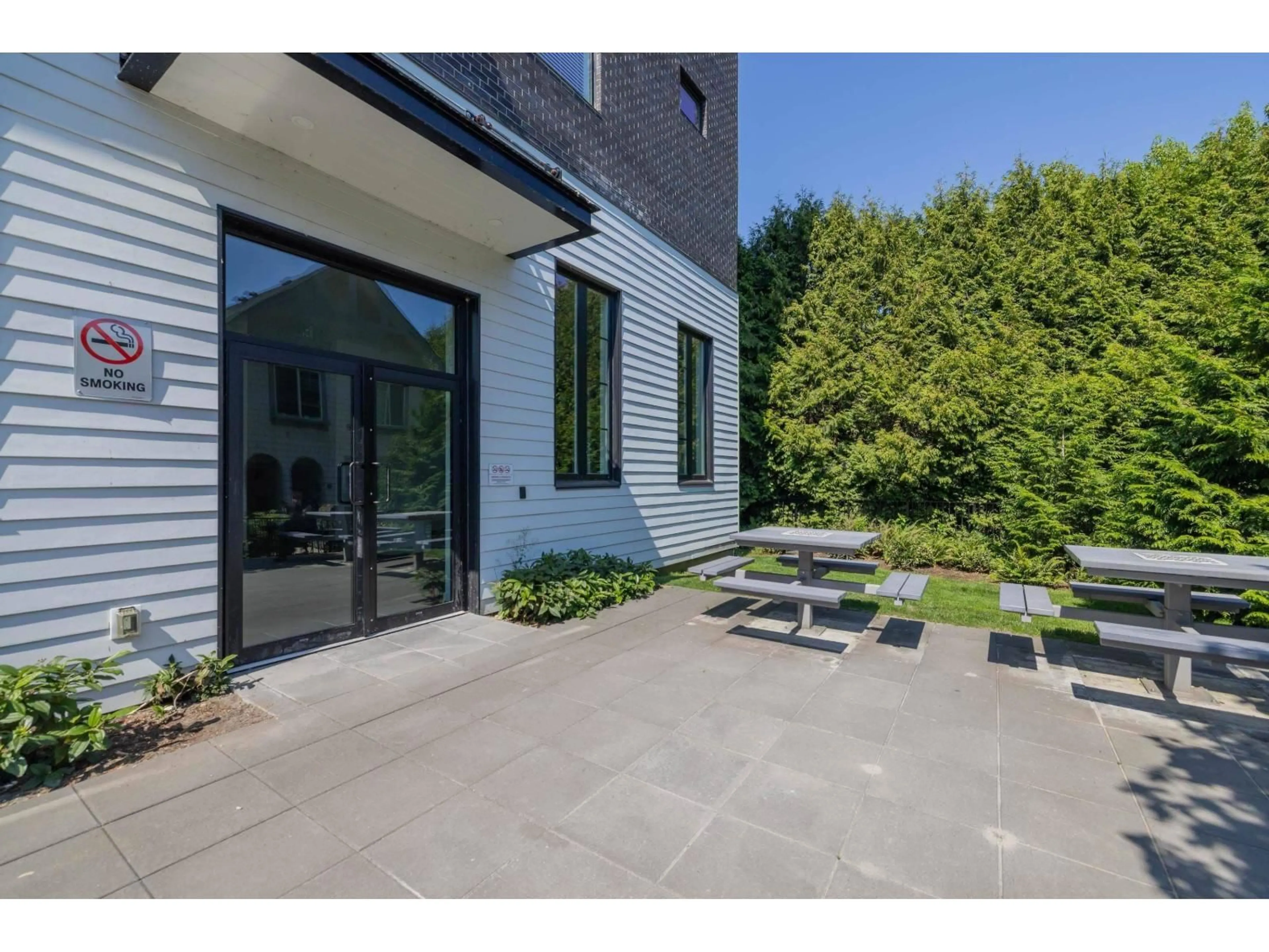 Patio, street for 307 - 13623 81A AVENUE, Surrey British Columbia V3W3N7