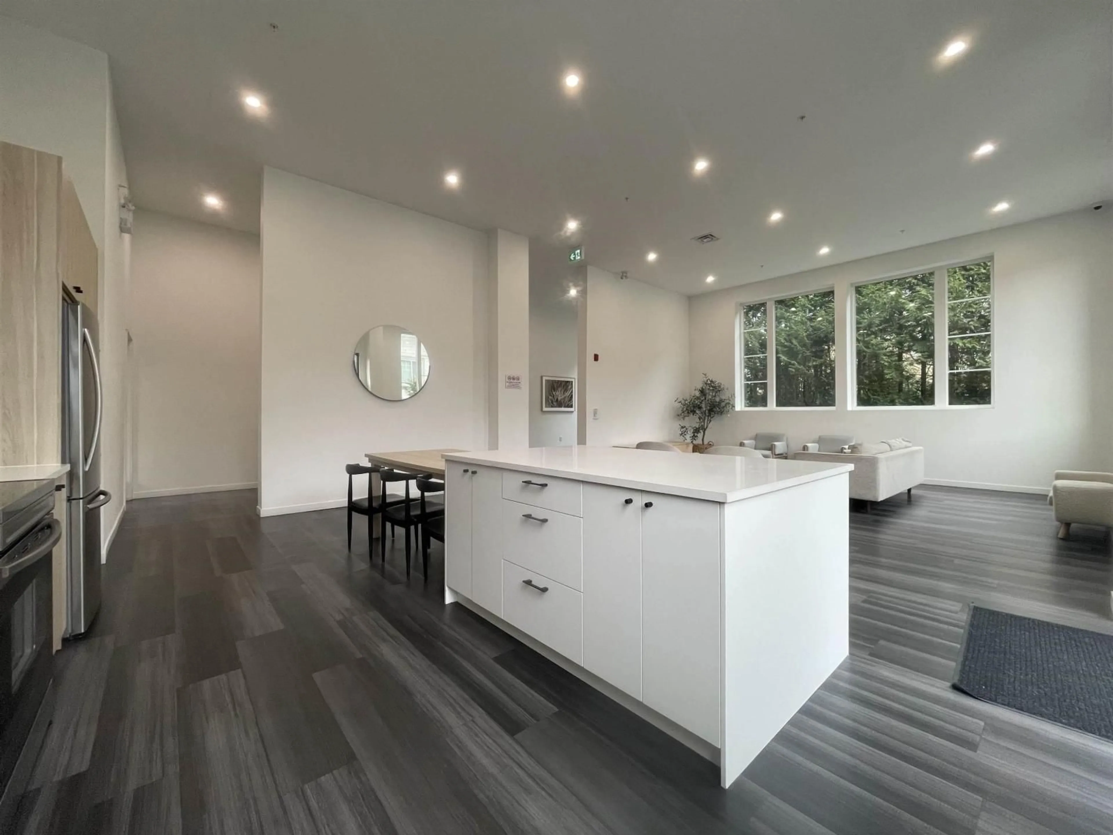 Contemporary kitchen, unknown for 307 - 13623 81A AVENUE, Surrey British Columbia V3W3N7
