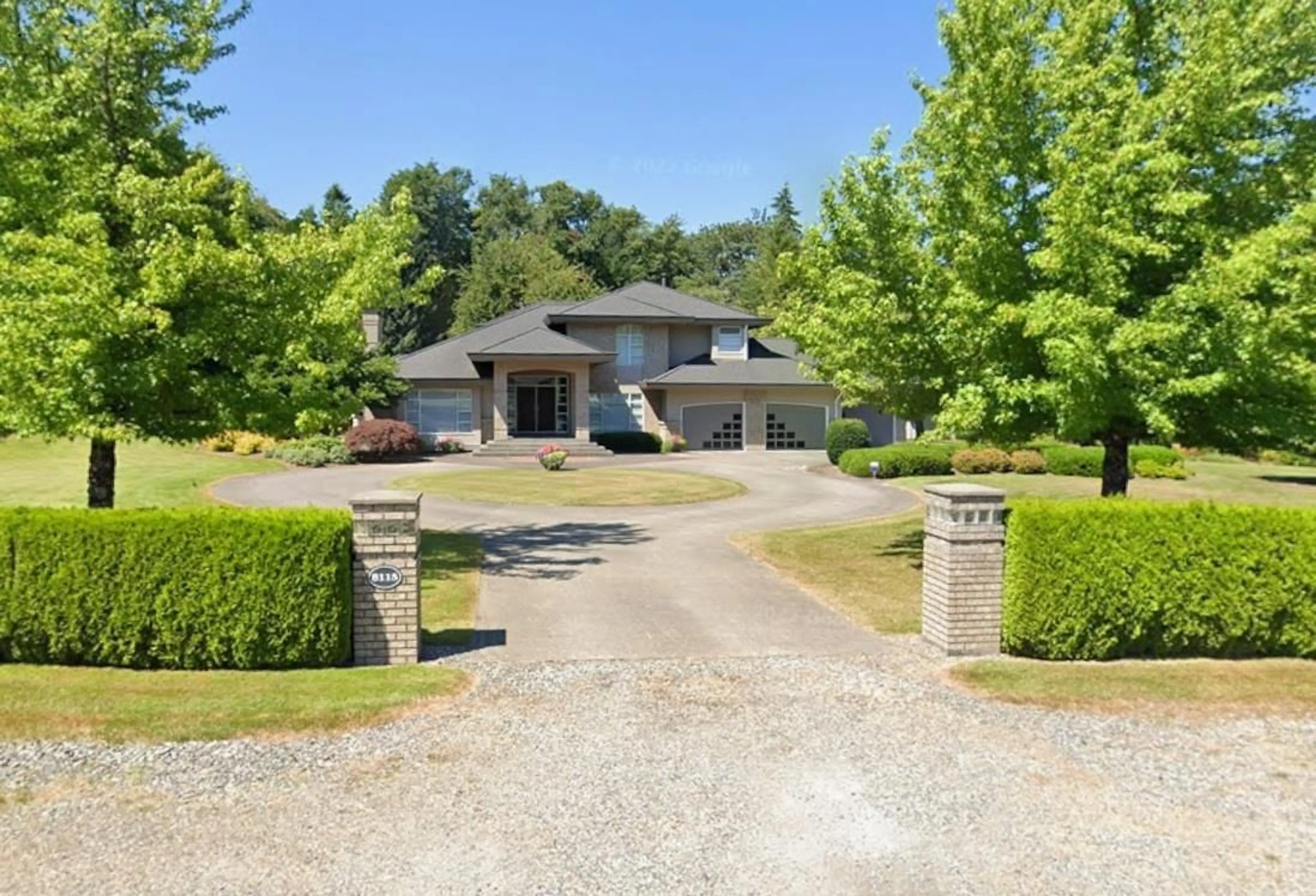 A pic from outside/outdoor area/front of a property/back of a property/a pic from drone, unknown for 8115 197 STREET, Langley British Columbia V2Y1Y4