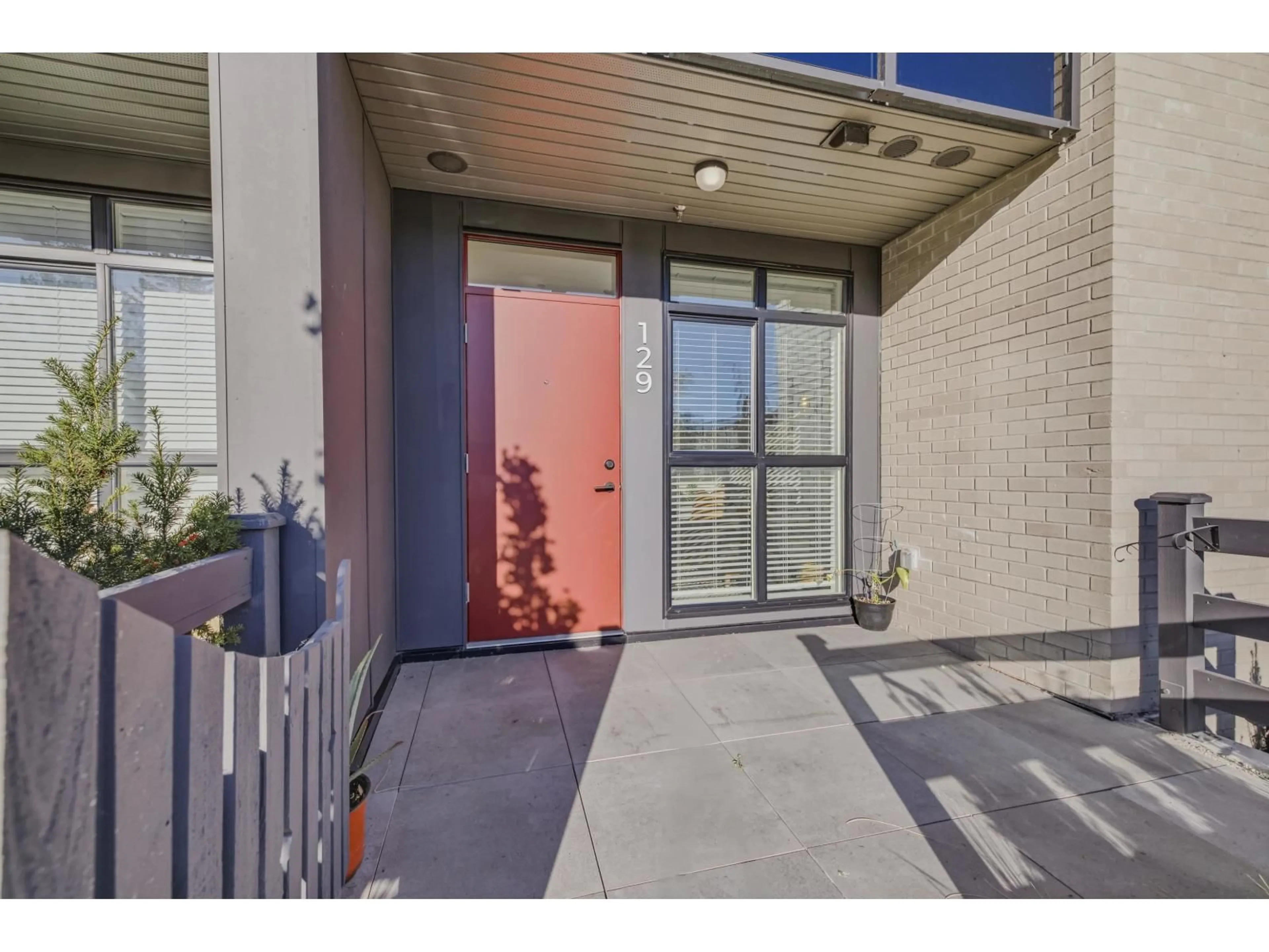 Indoor entryway for 129 - 8509 158 STREET, Surrey British Columbia V4N6Y6