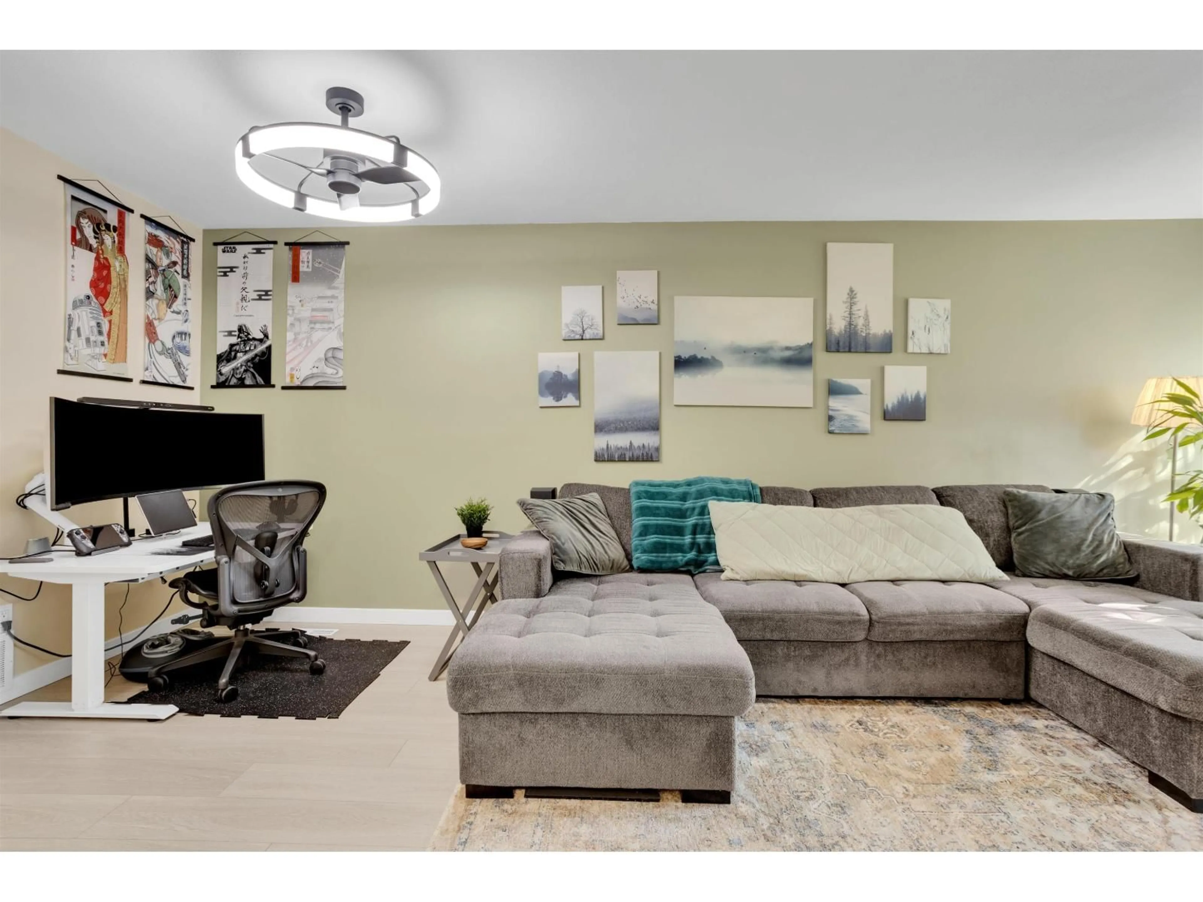 Living room with furniture, unknown for 10 - 46375 CESSNA DRIVE, Chilliwack British Columbia V2P1A7