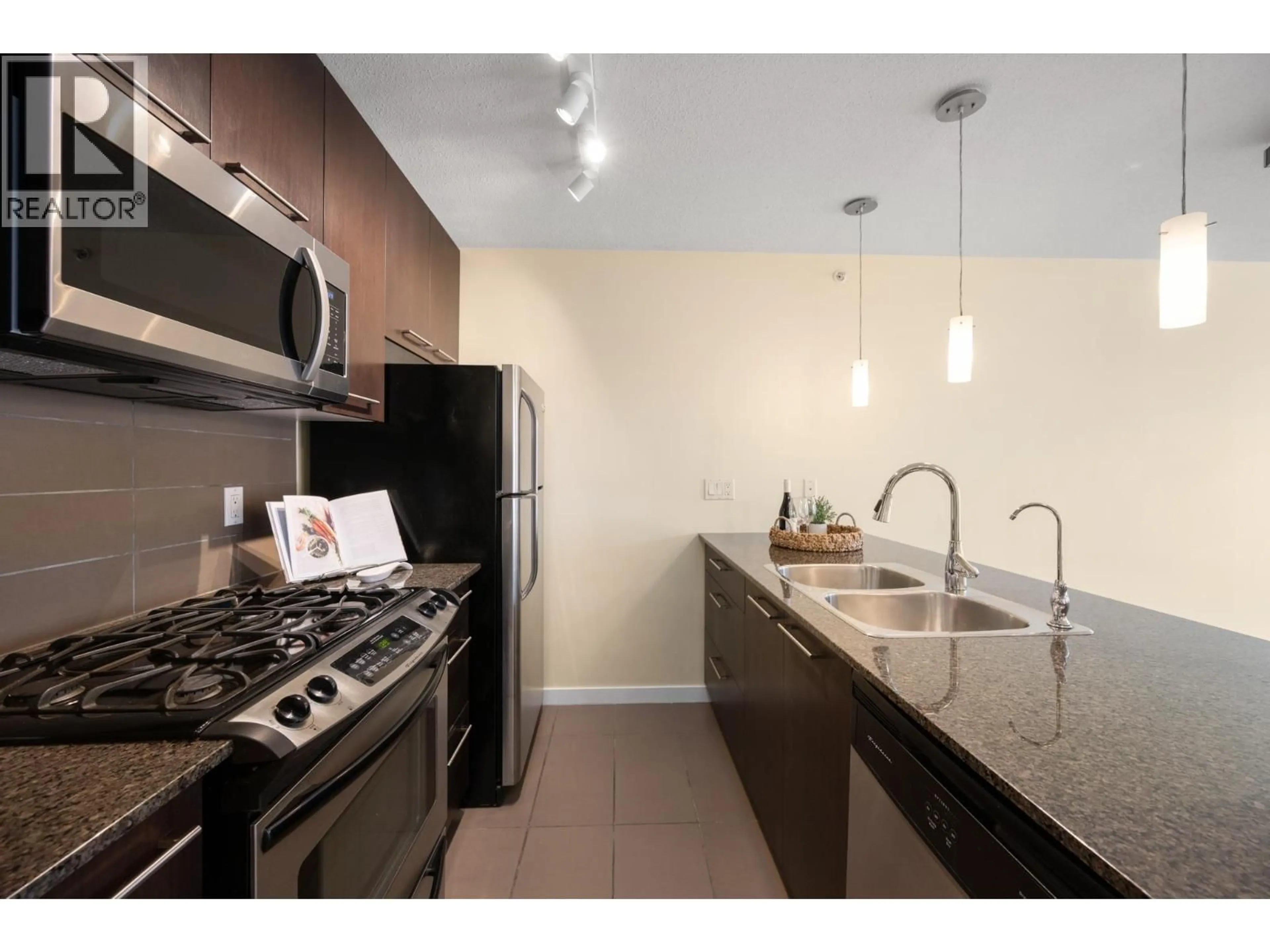 Standard kitchen, unknown for 608 - 2979 GLEN DRIVE, Coquitlam British Columbia V3B0B2