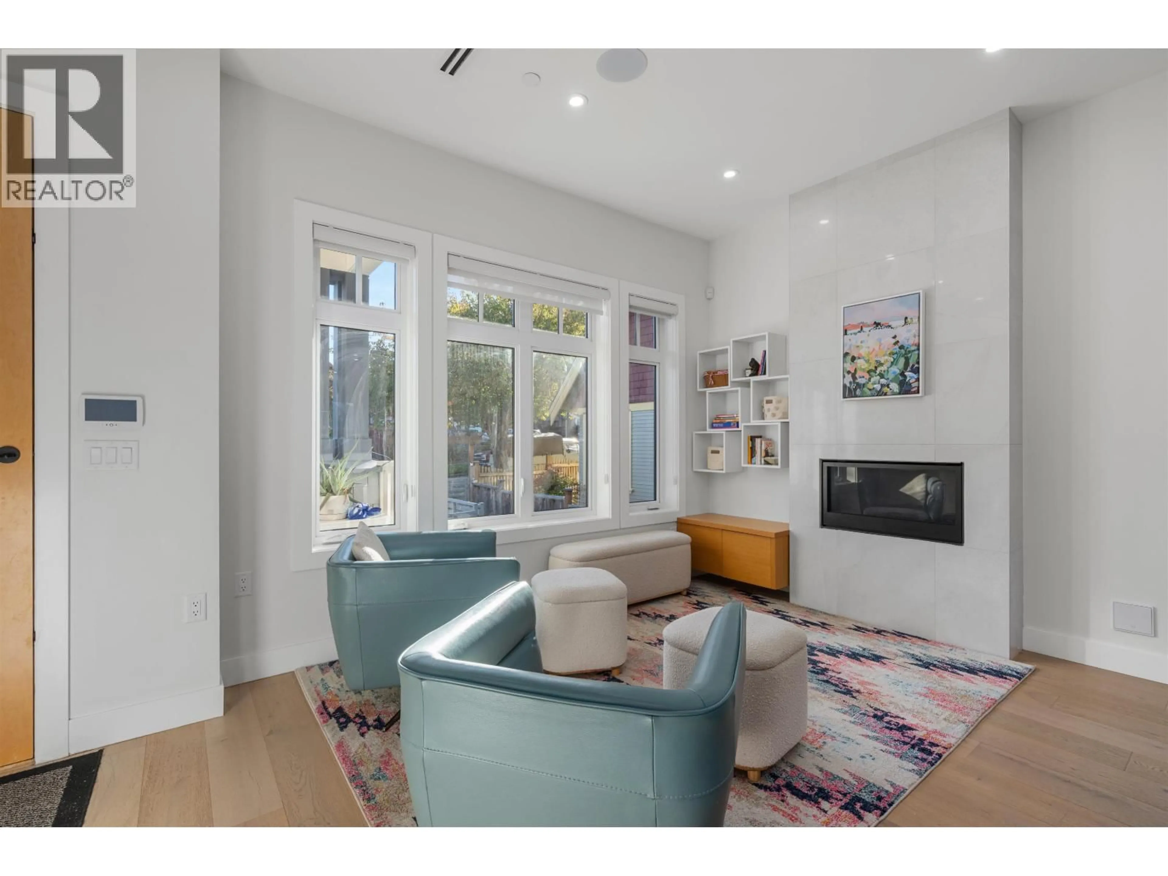 Living room with furniture, unknown for 1315 20 AVENUE, Vancouver British Columbia V5V1P4