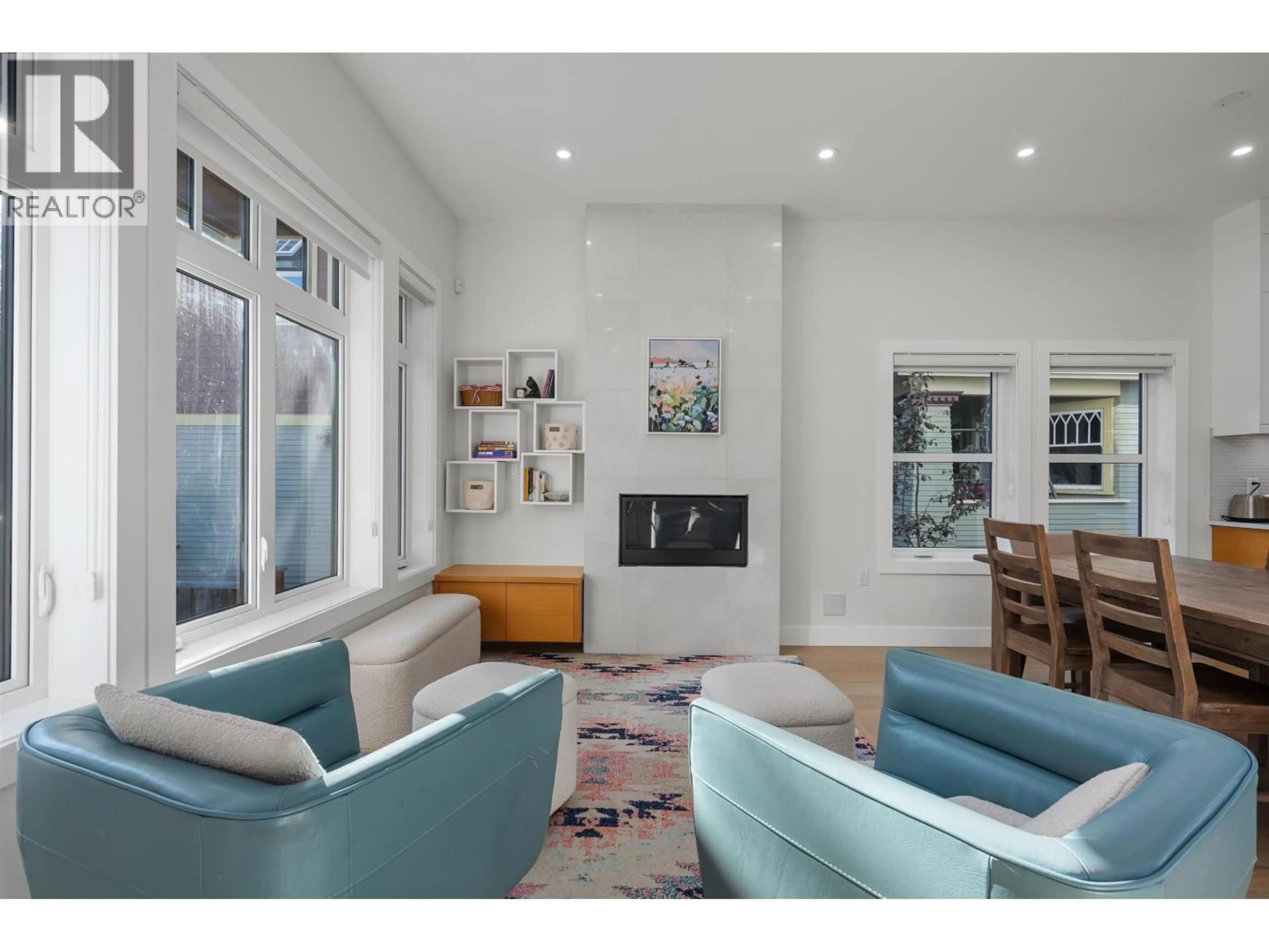 Living room with furniture, unknown for 1315 20 AVENUE, Vancouver British Columbia V5V1P4