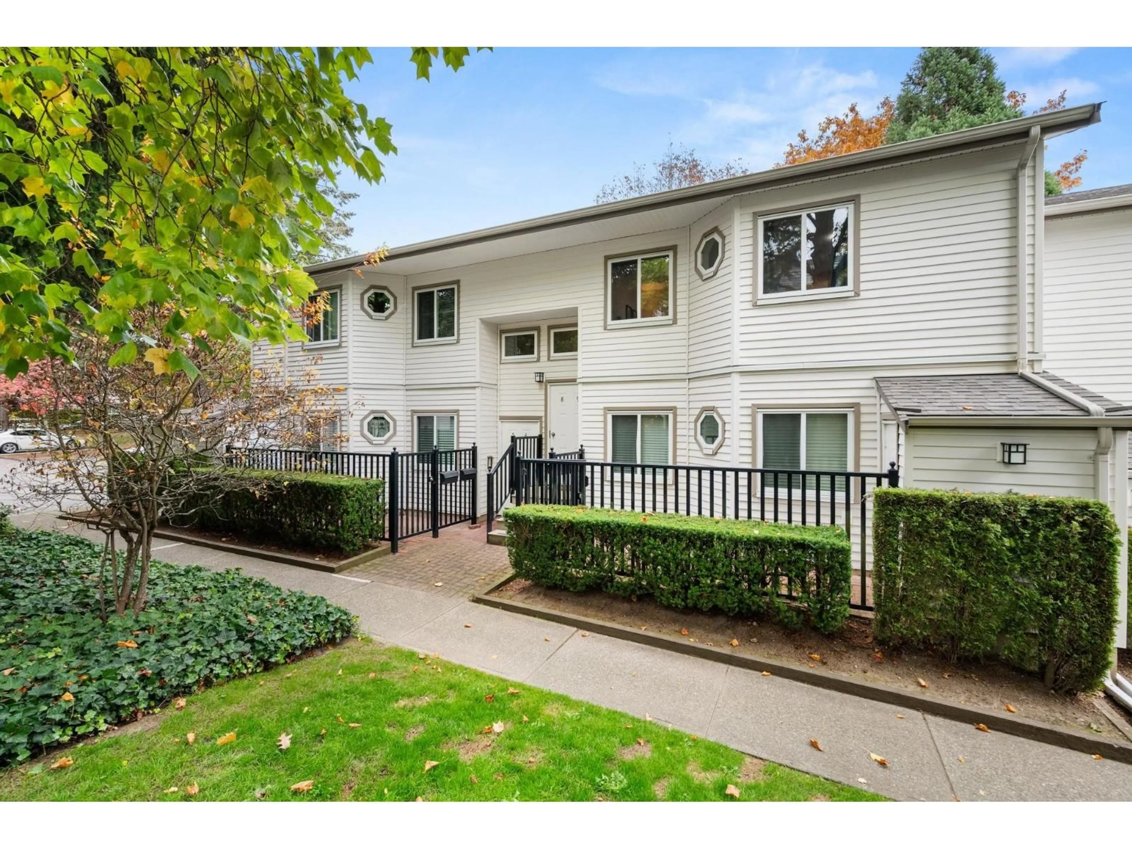Unknown for 8 - 12916 17 AVENUE, Surrey British Columbia V4A1T5