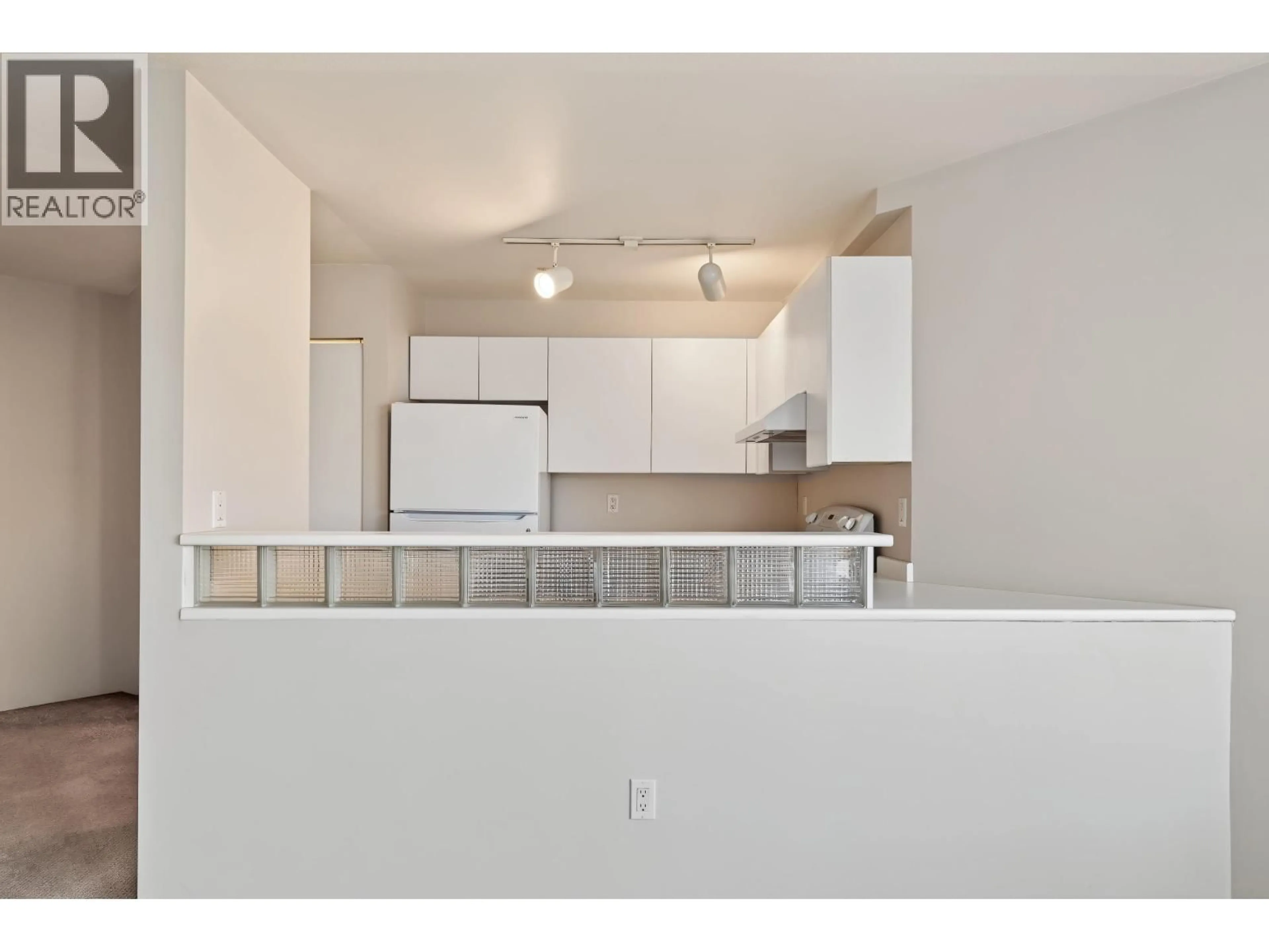 Standard kitchen, unknown for 314 - 2020 8TH AVENUE, Vancouver British Columbia V6J1W5
