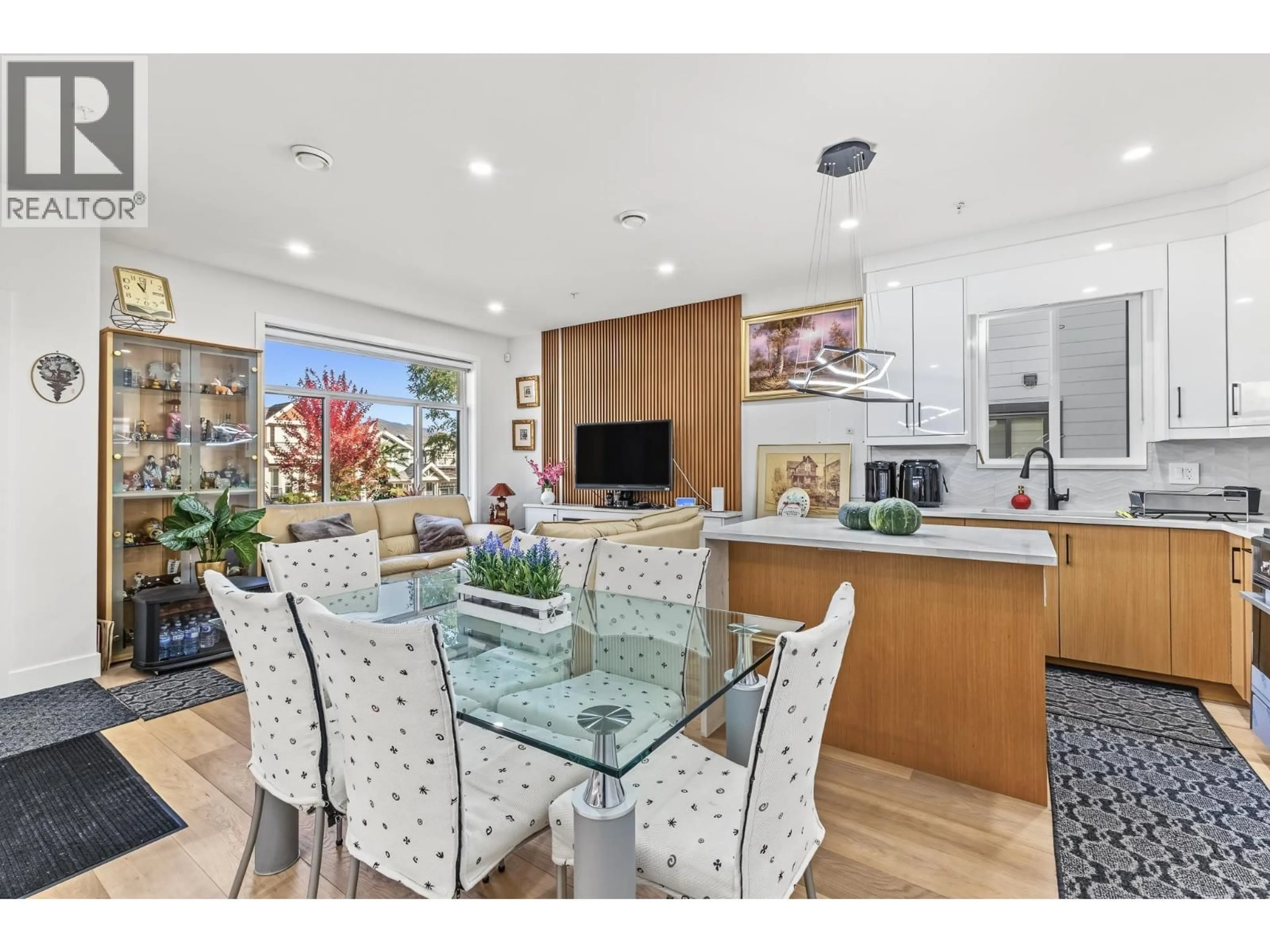 Open concept kitchen, unknown for 3436 4TH AVENUE, Vancouver British Columbia V5M1L9