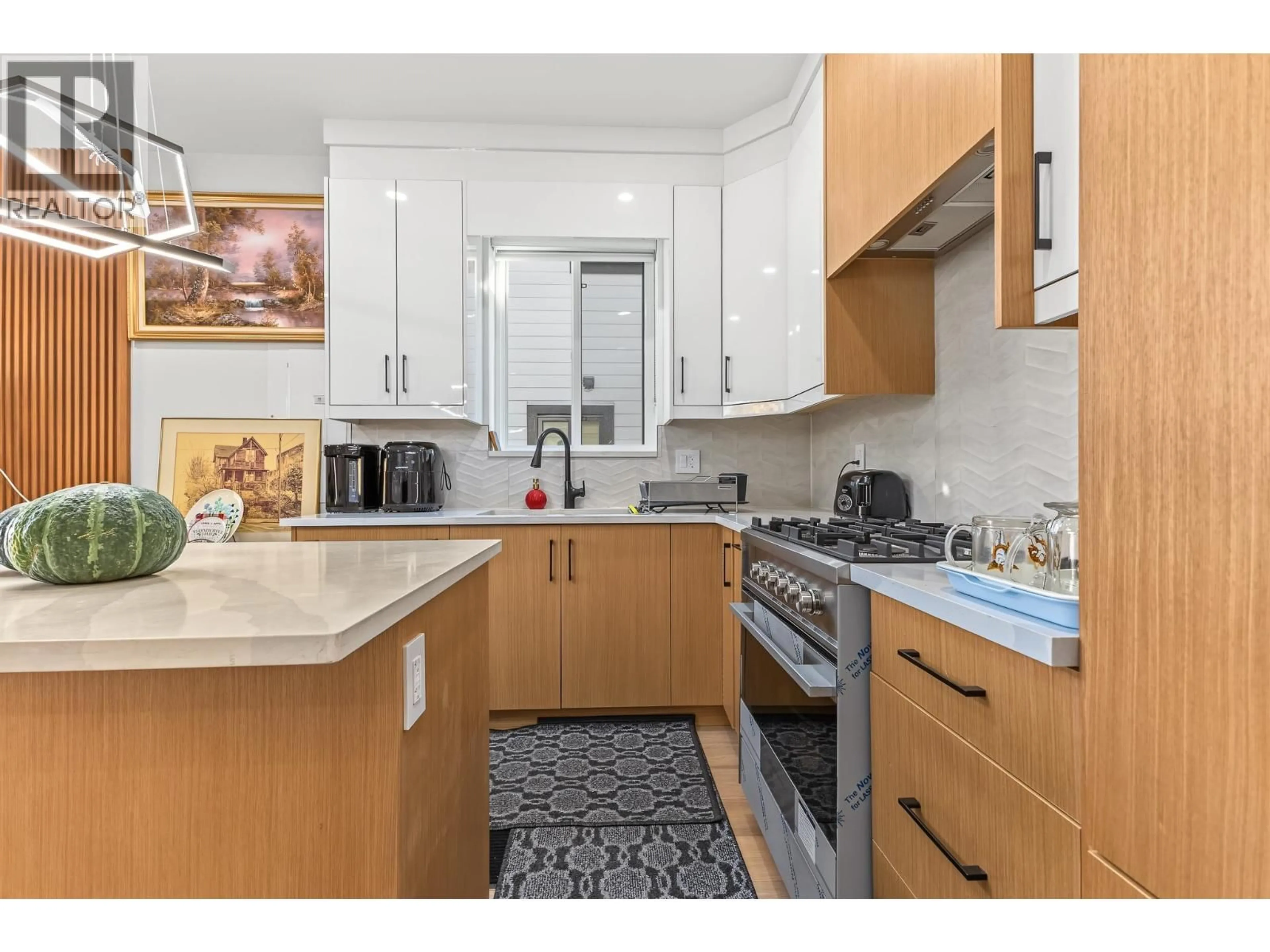 Standard kitchen, ceramic/tile floor for 3436 4TH AVENUE, Vancouver British Columbia V5M1L9