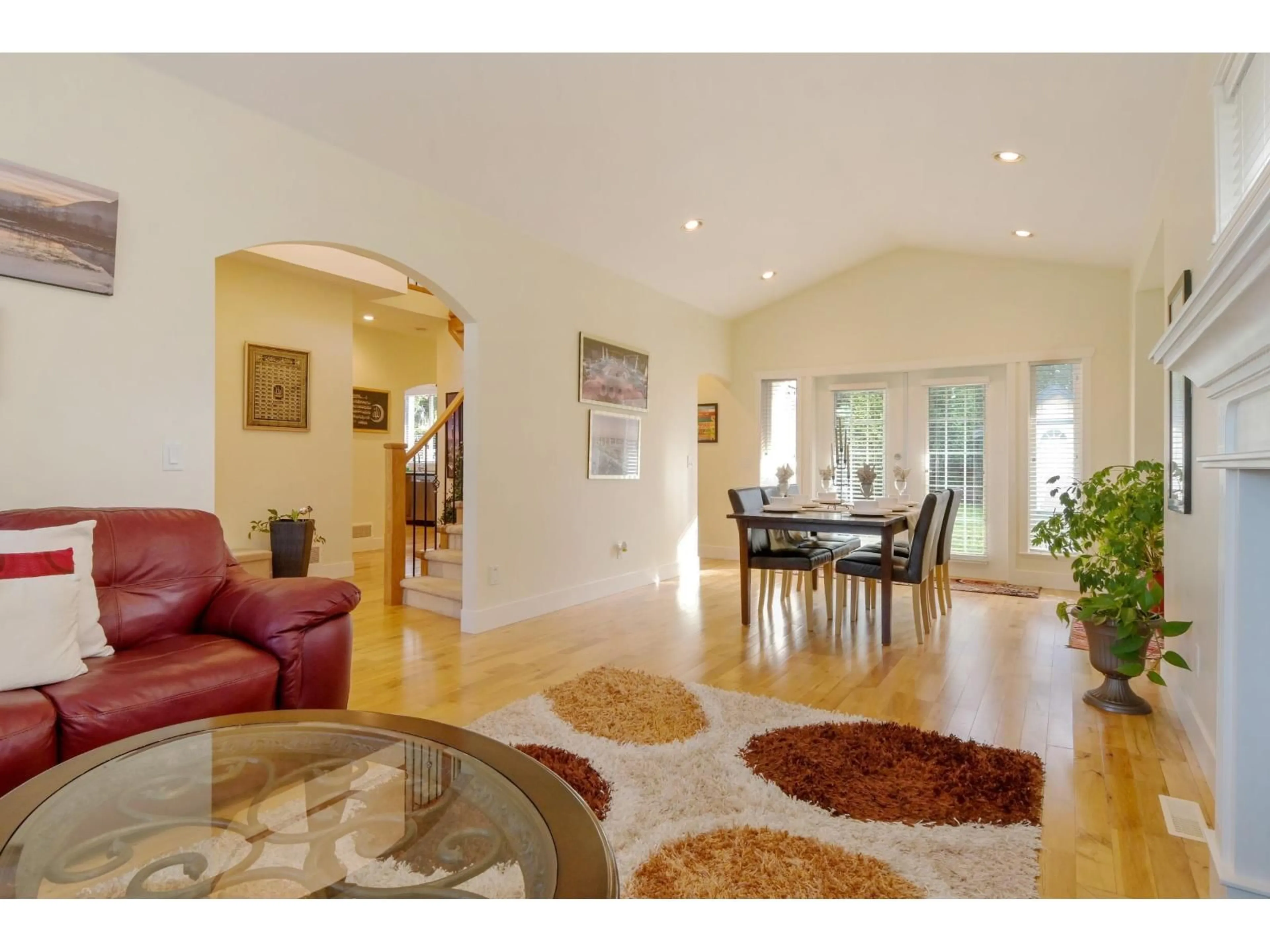 Indoor foyer for 6122 164 STREET, Surrey British Columbia V3S3V8