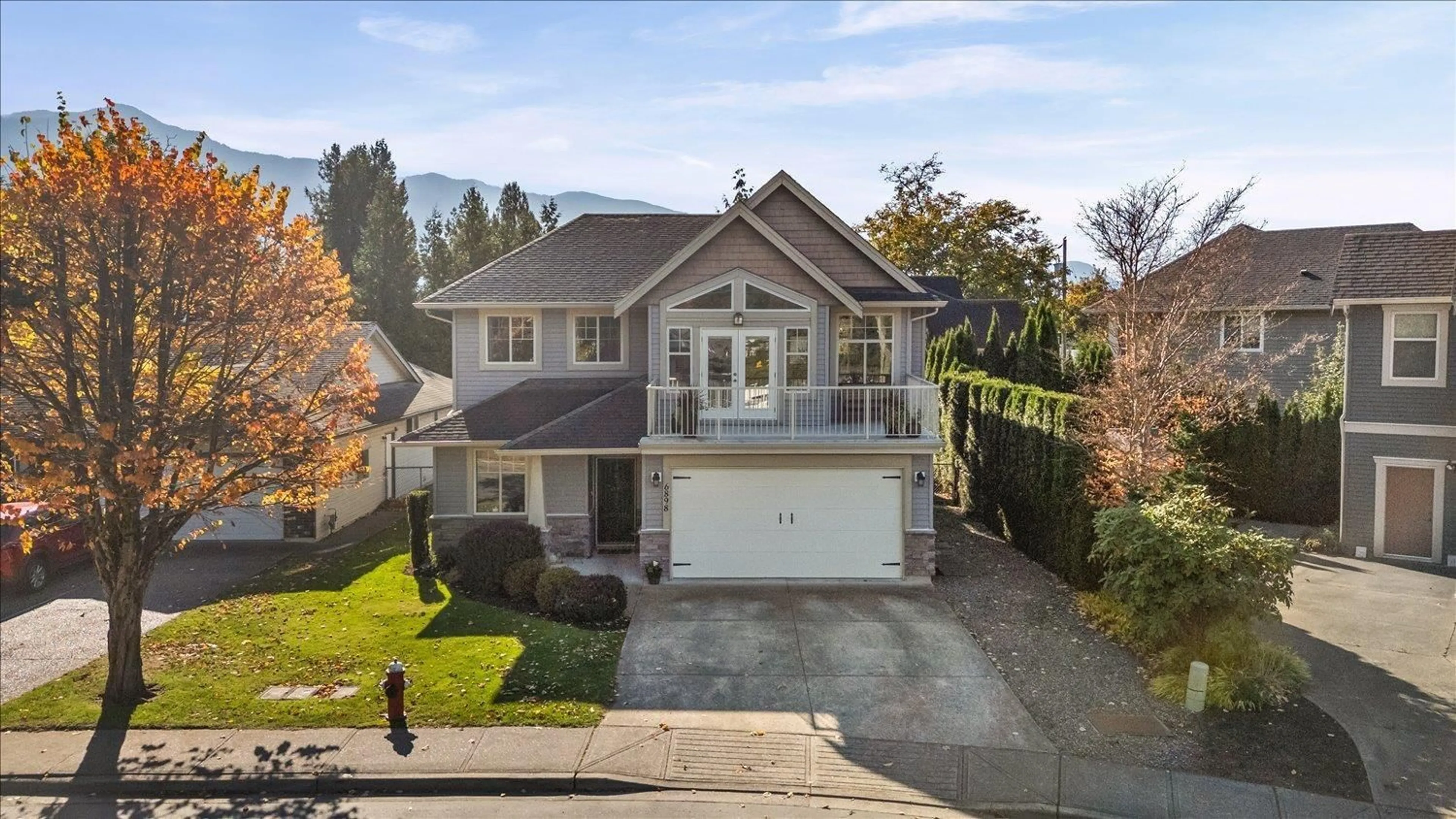 A pic from outside/outdoor area/front of a property/back of a property/a pic from drone, street for 6898 CHEAM AVENUE, Agassiz British Columbia V0M1A3