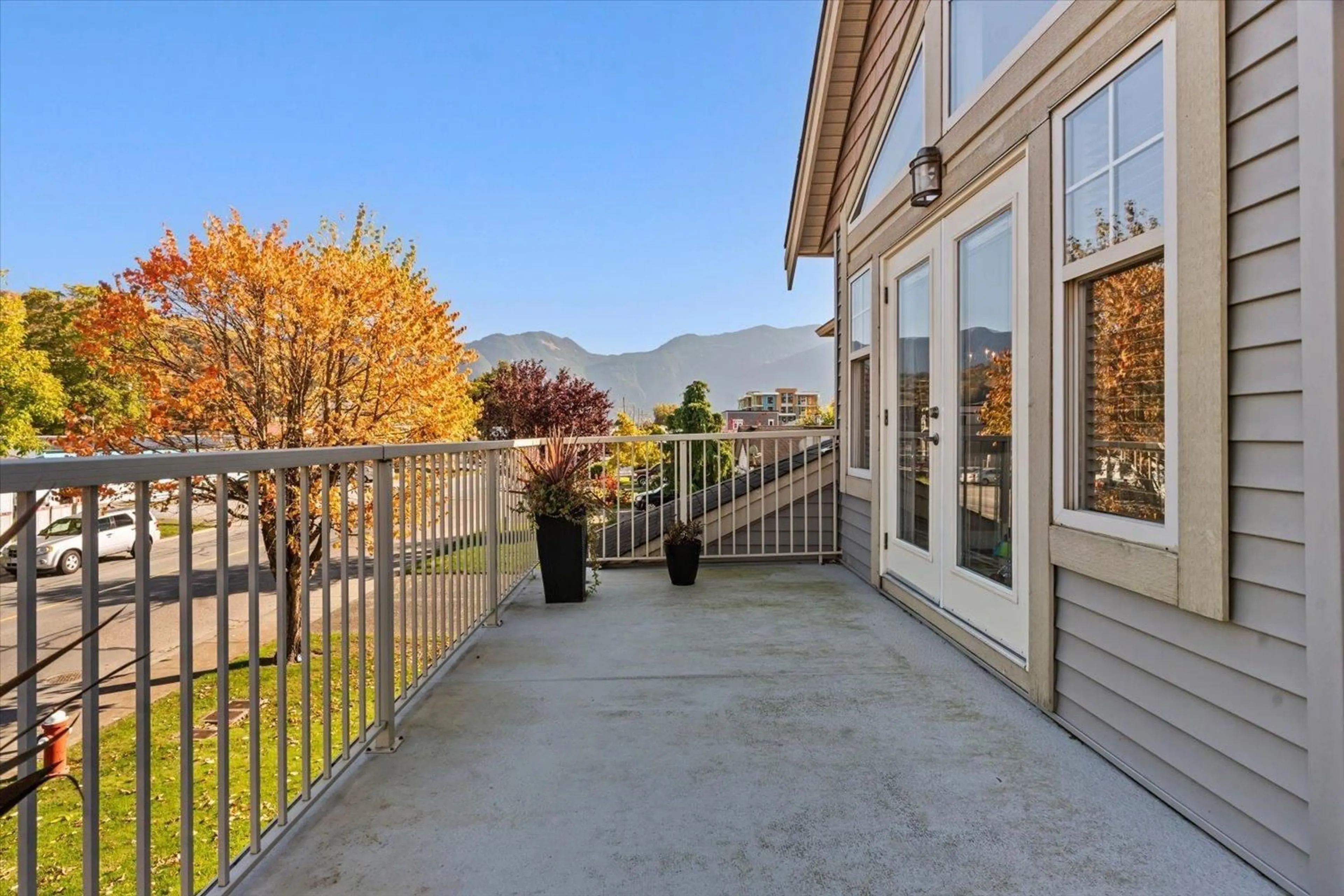 Patio, mountain view for 6898 CHEAM AVENUE, Agassiz British Columbia V0M1A3