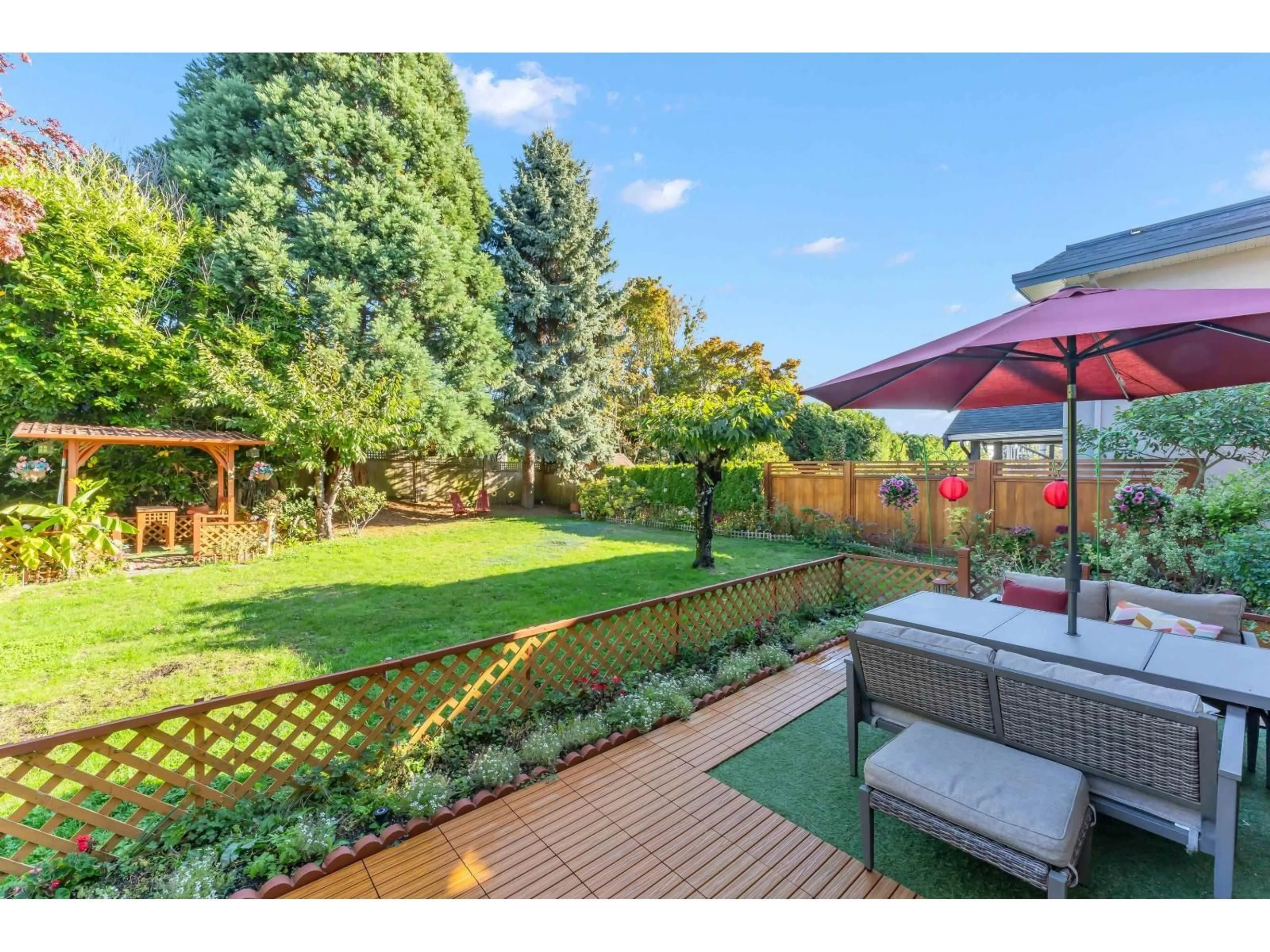 Patio, unknown for 15535 CLIFF AVENUE, White Rock British Columbia V4B1V8