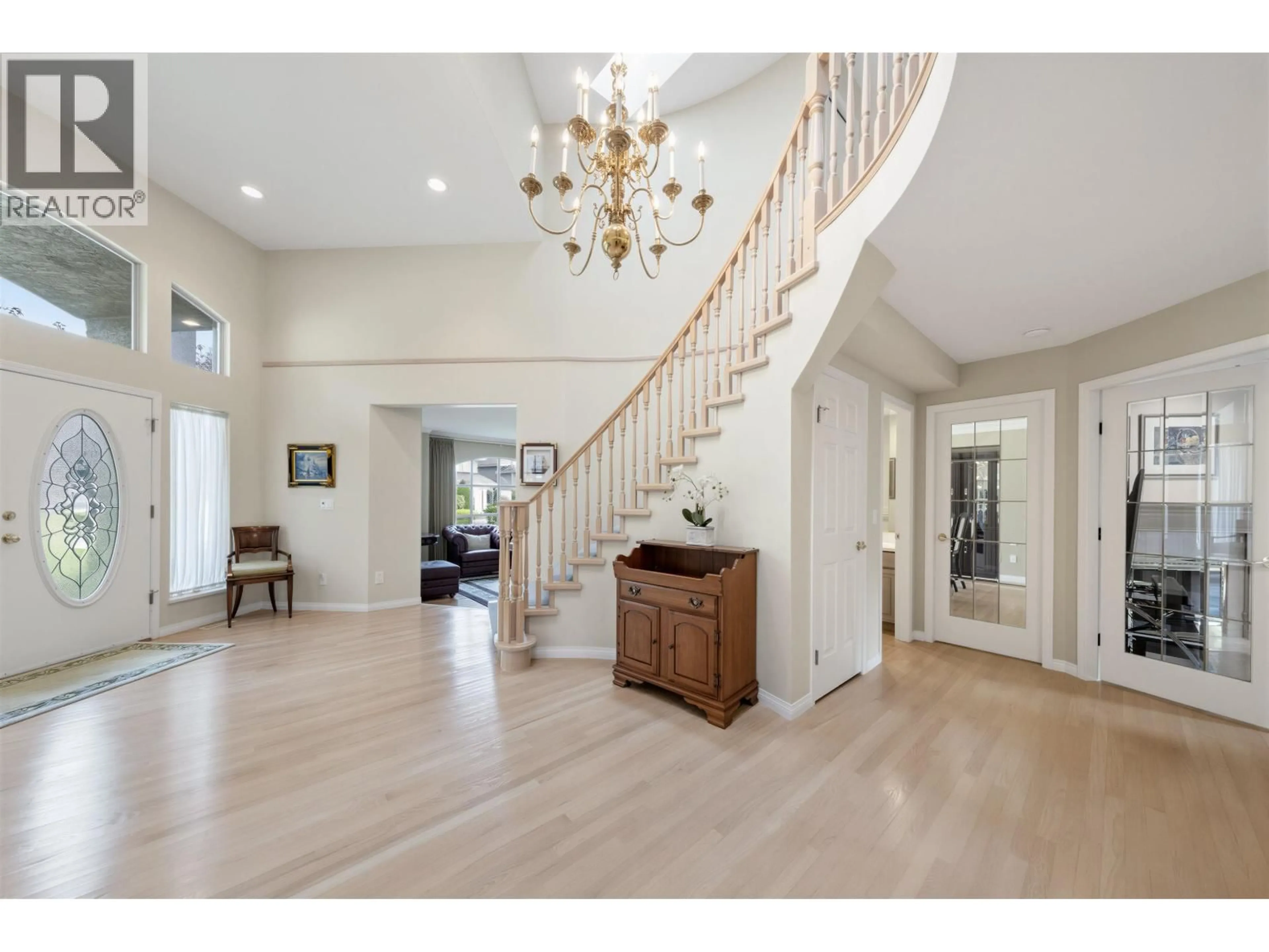 Indoor entryway for 4800 ENGLISH BLUFF COURT, Delta British Columbia V4M4C5