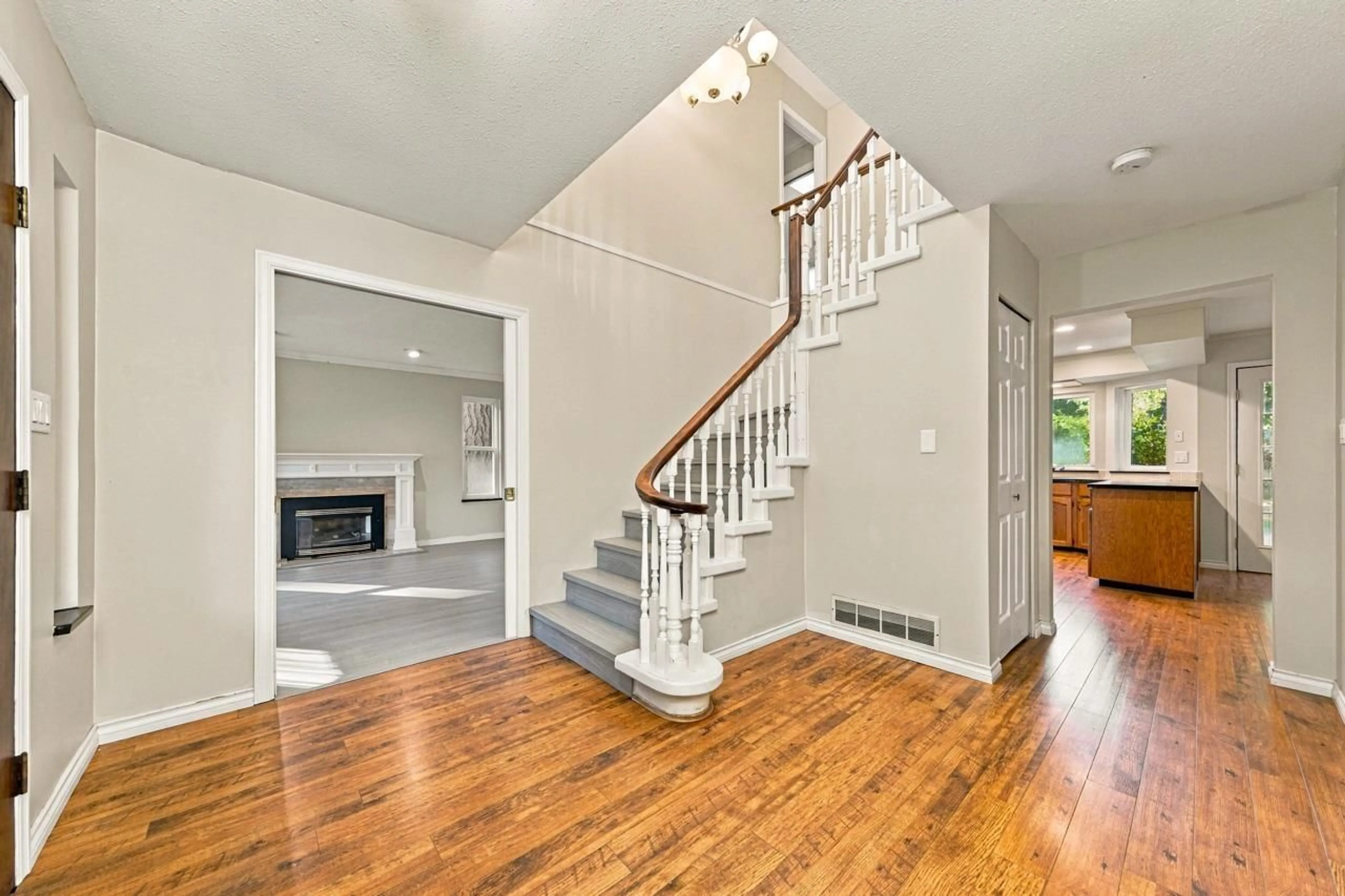 Unknown for 1855 134 STREET, Surrey British Columbia V4A7W7