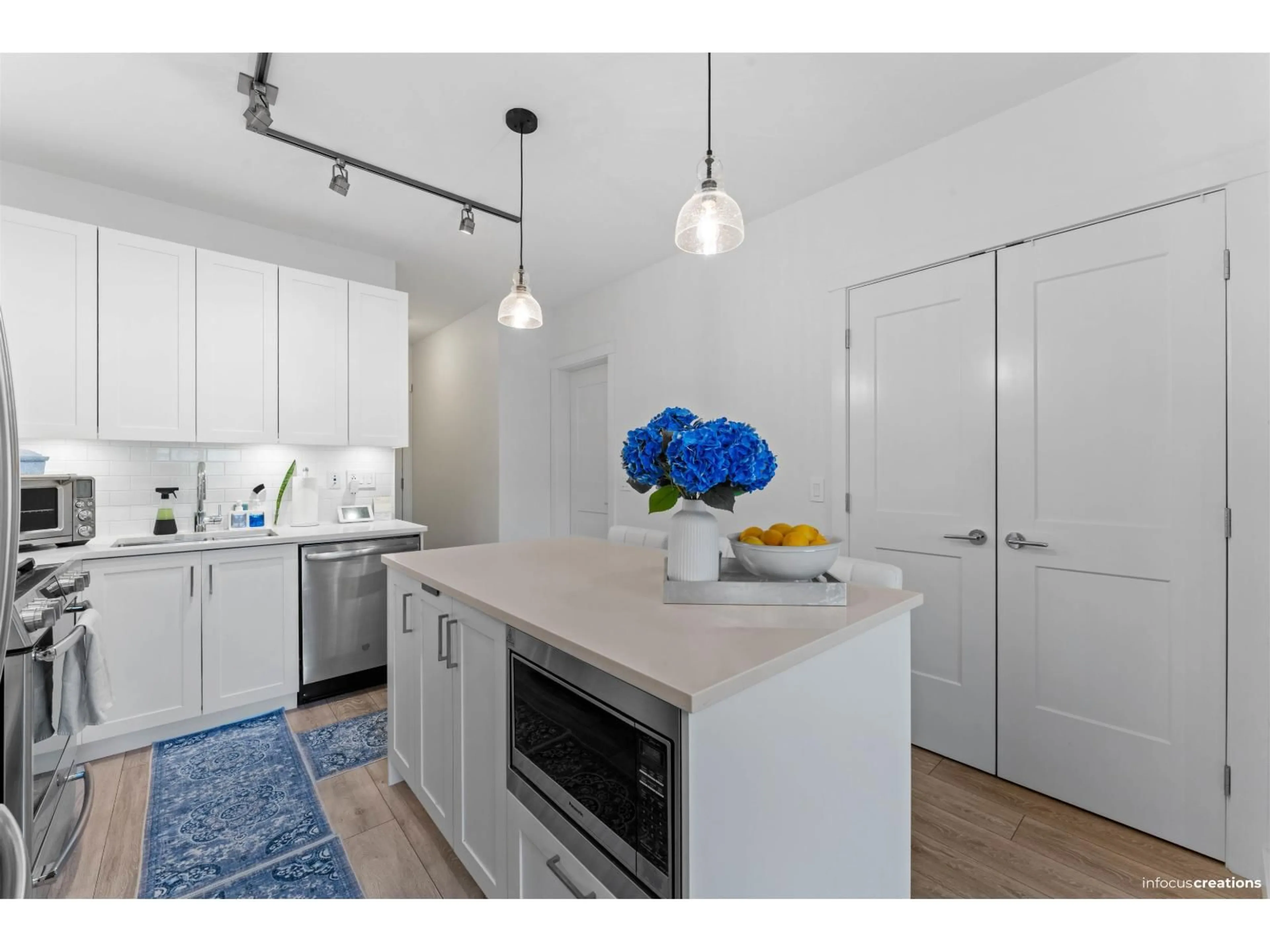 Open concept kitchen, ceramic/tile floor for 123 - 20673 78 AVENUE, Langley British Columbia V2Y3K1