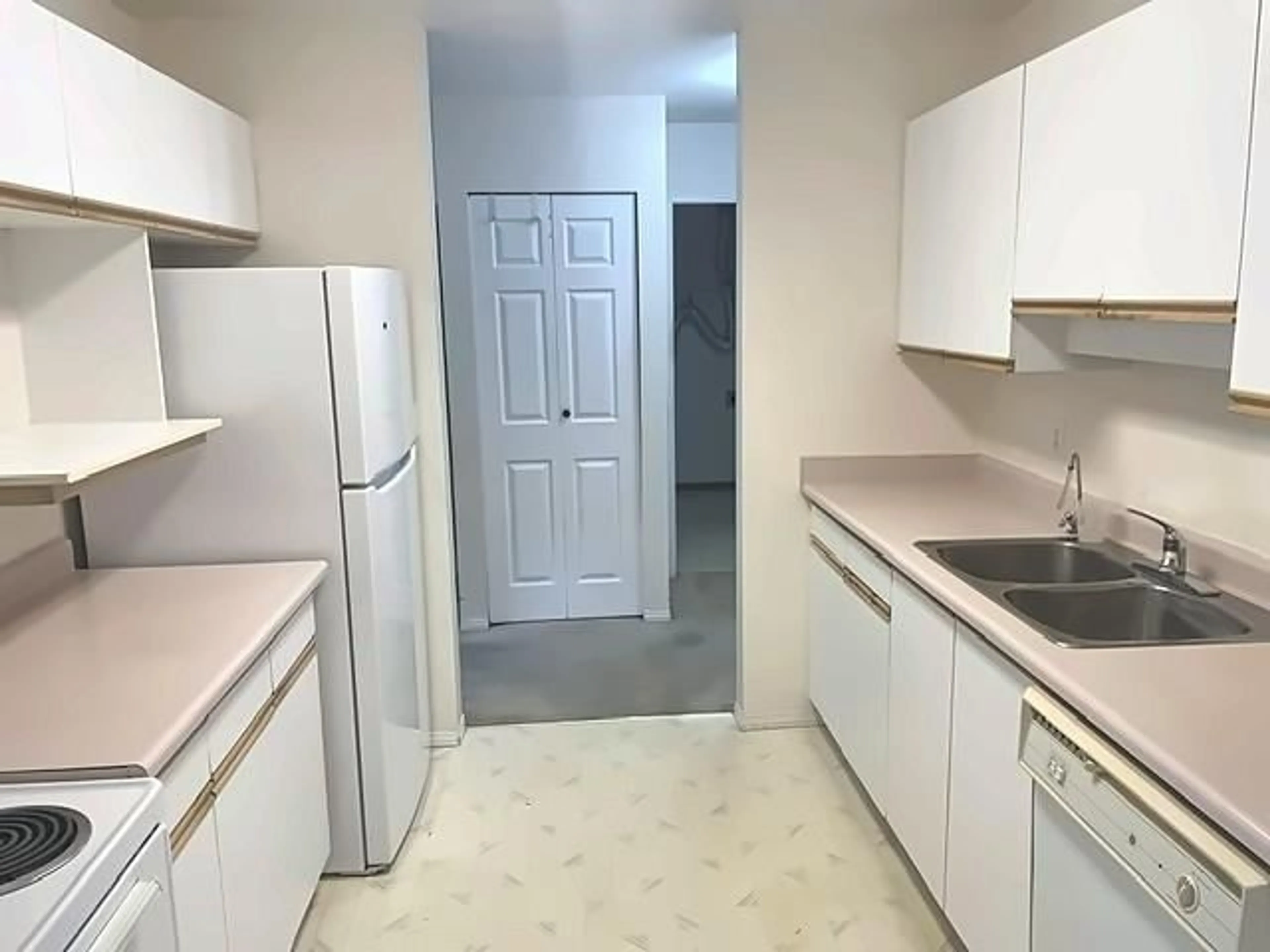 Standard kitchen, unknown for 306 - 45222 WATSON ROAD, Chilliwack British Columbia V2R3J4