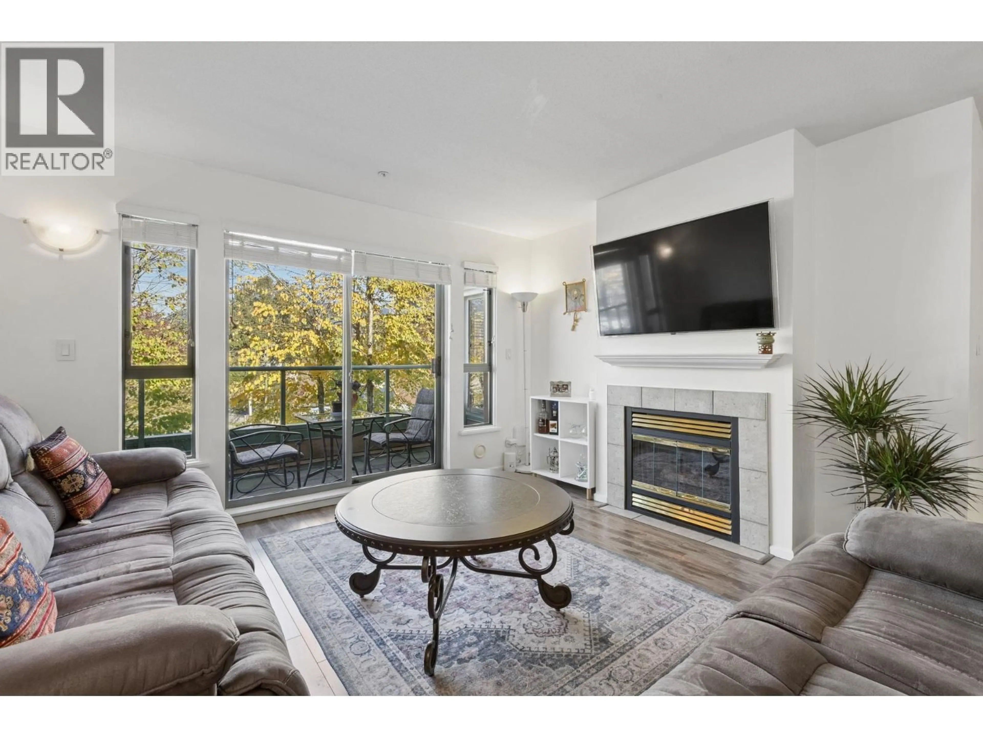 Living room with furniture, unknown for PH12 - 223 MOUNTAIN HIGHWAY, North Vancouver British Columbia V7J3V3