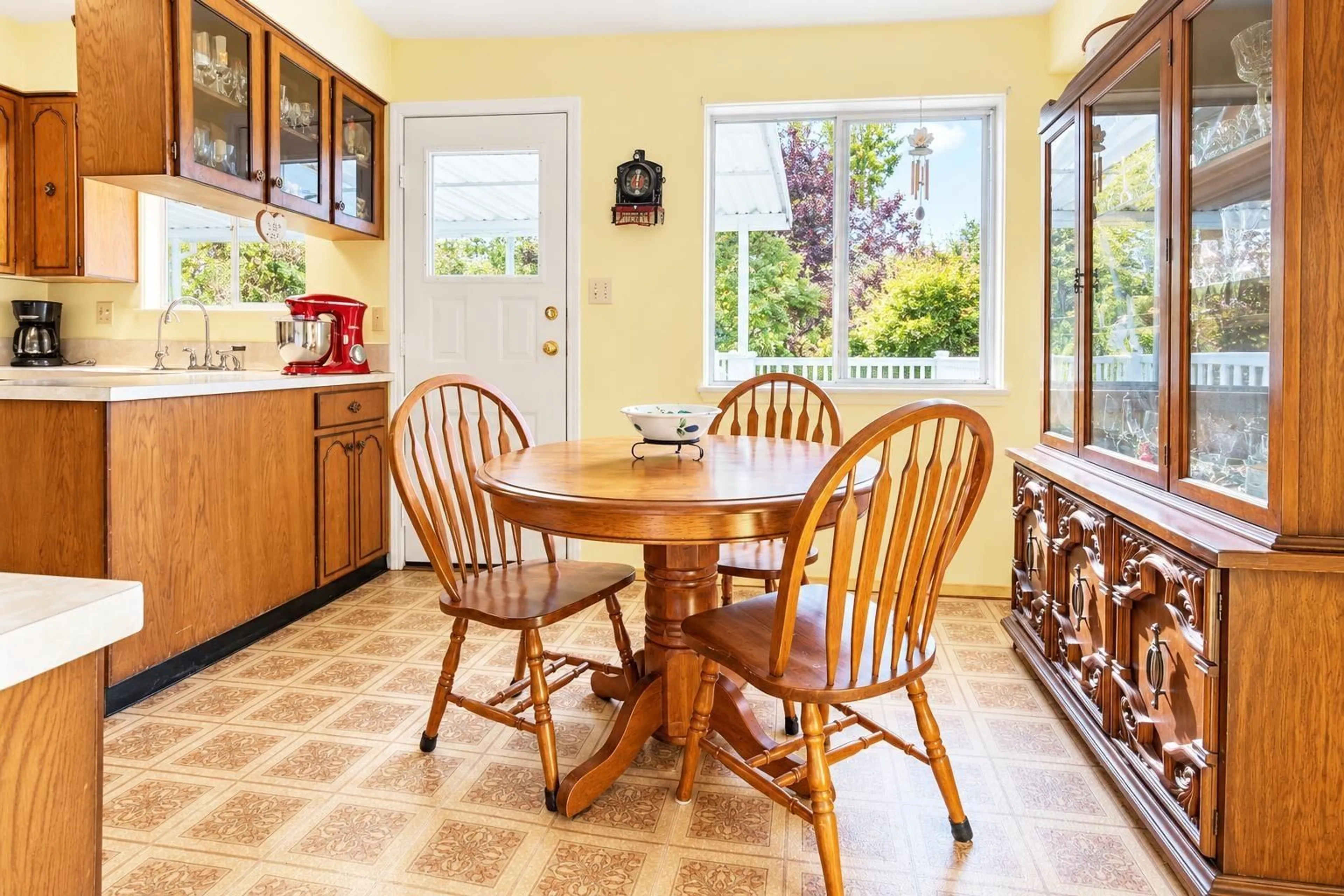 Dining room, ceramic/tile floor for 10965 JAY CRESCENT, Surrey British Columbia V3R5B3